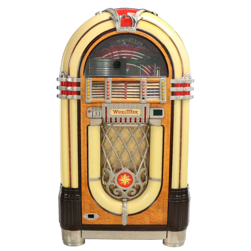 Wurlitzer 1015 Walnut and Acrylic Jukebox, 1946