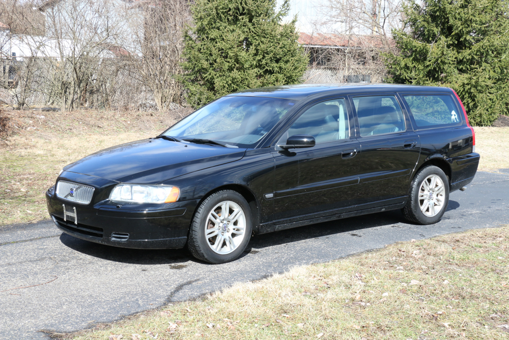 2006 Volvo V70 Wagon with Leather Interior