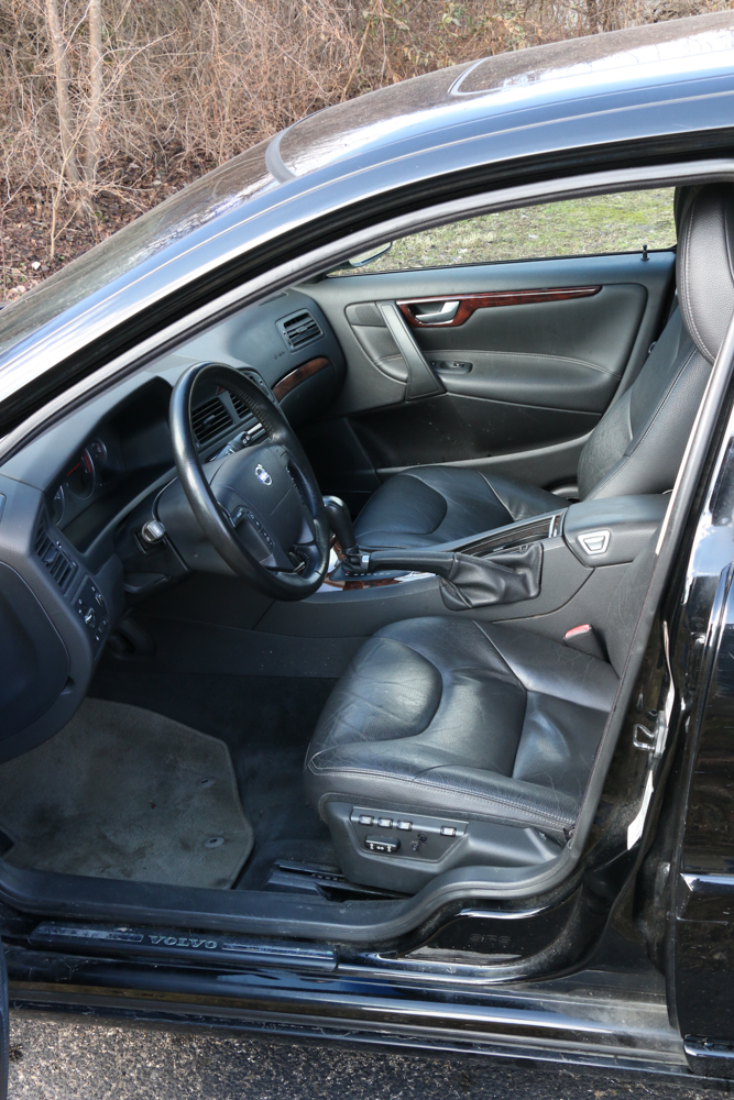 2006 Volvo V70 Wagon with Leather Interior