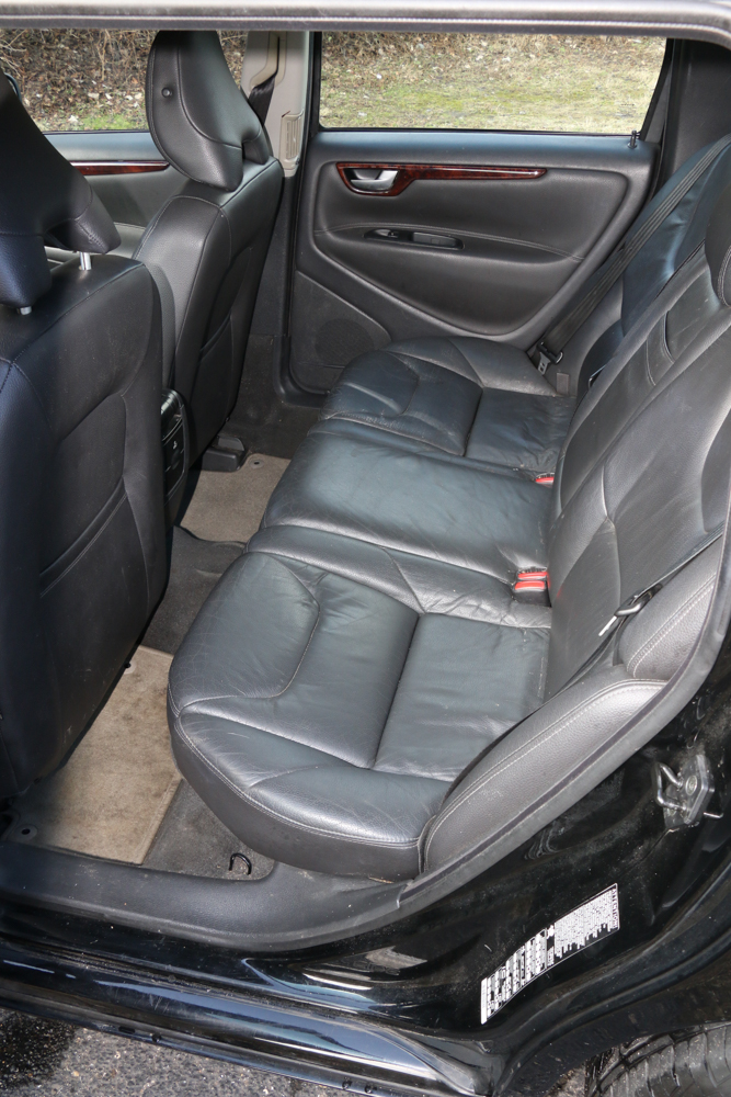 2006 Volvo V70 Wagon with Leather Interior
