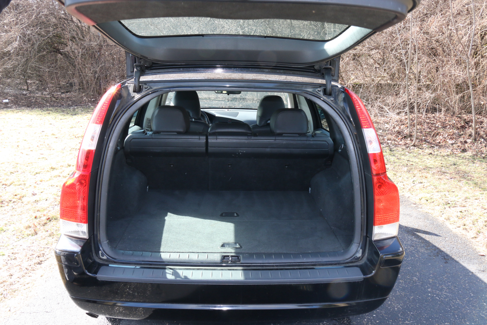 2006 Volvo V70 Wagon with Leather Interior