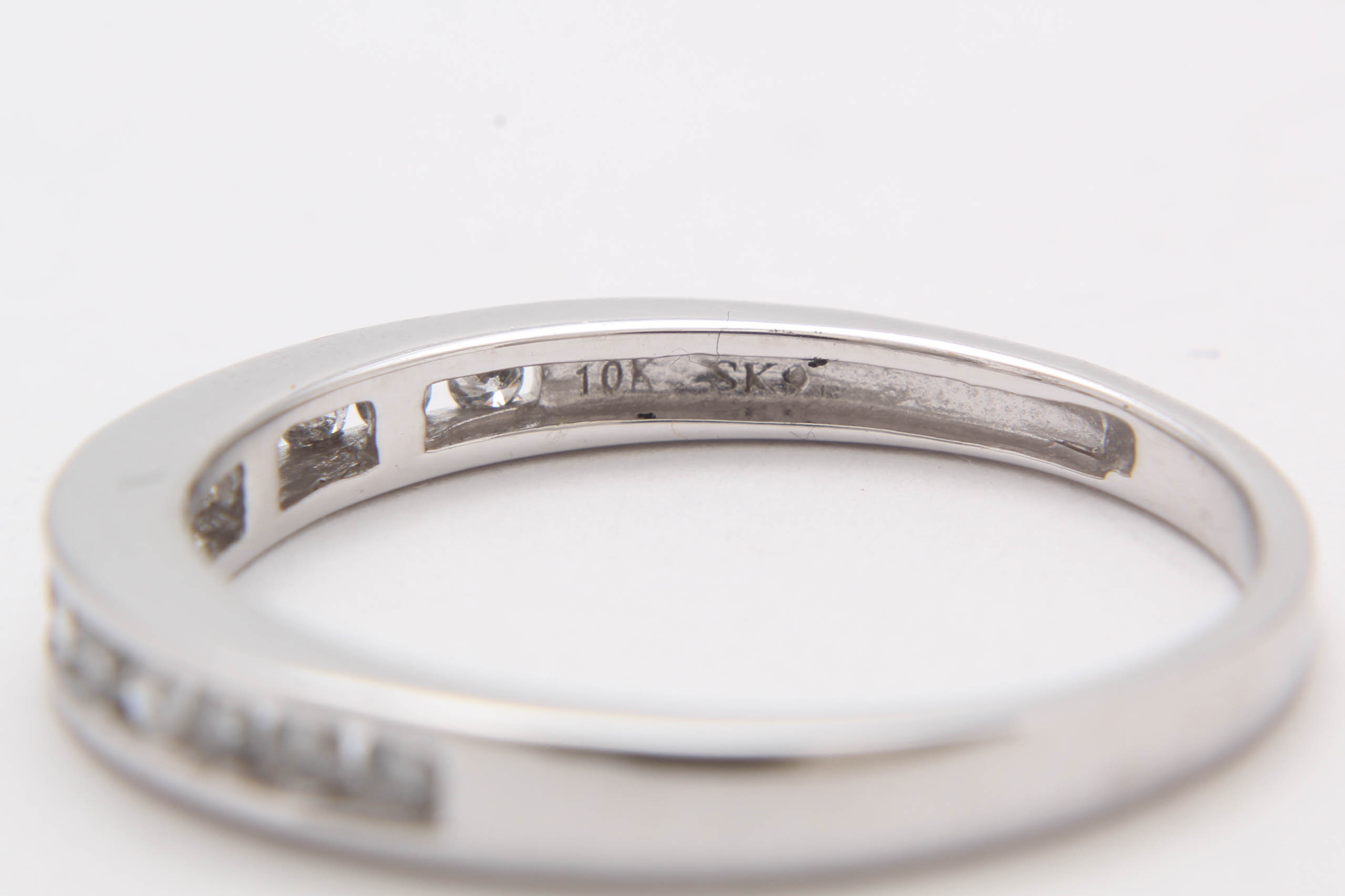 10K White Gold Diamond Ring