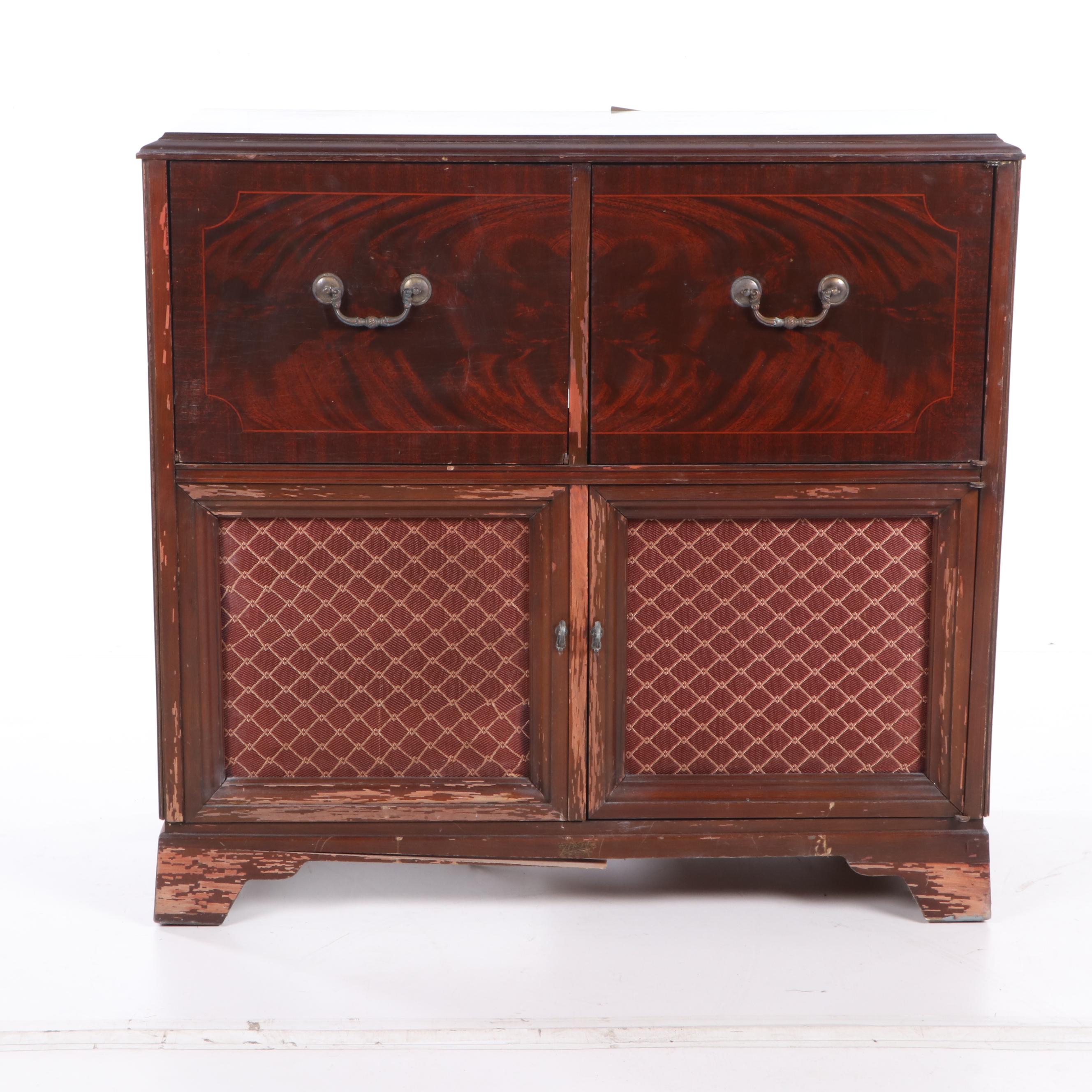 Zenith Cobramatic Mahogany Turntable and Radio Cabinet, 1950's