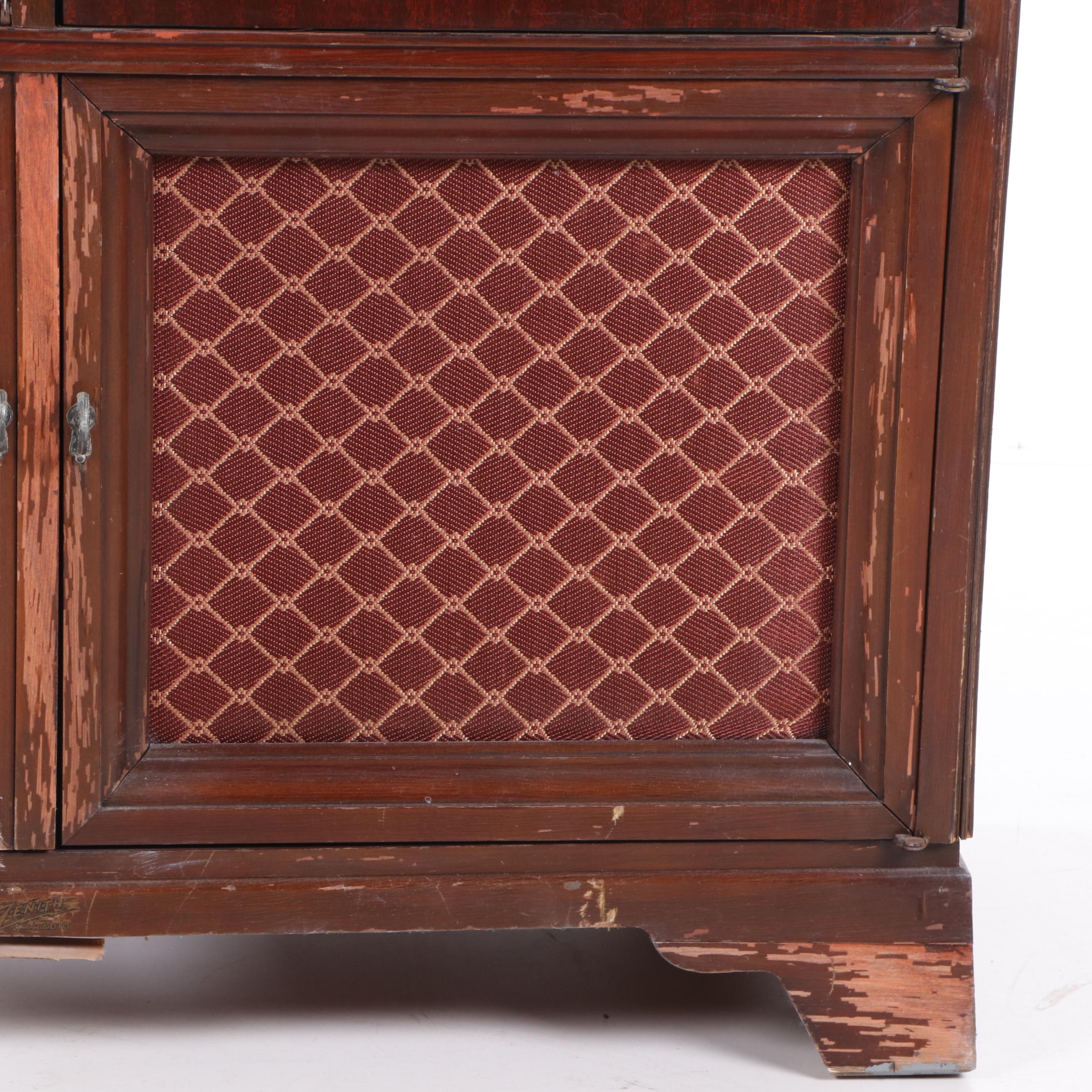 Zenith Cobramatic Mahogany Turntable and Radio Cabinet, 1950's