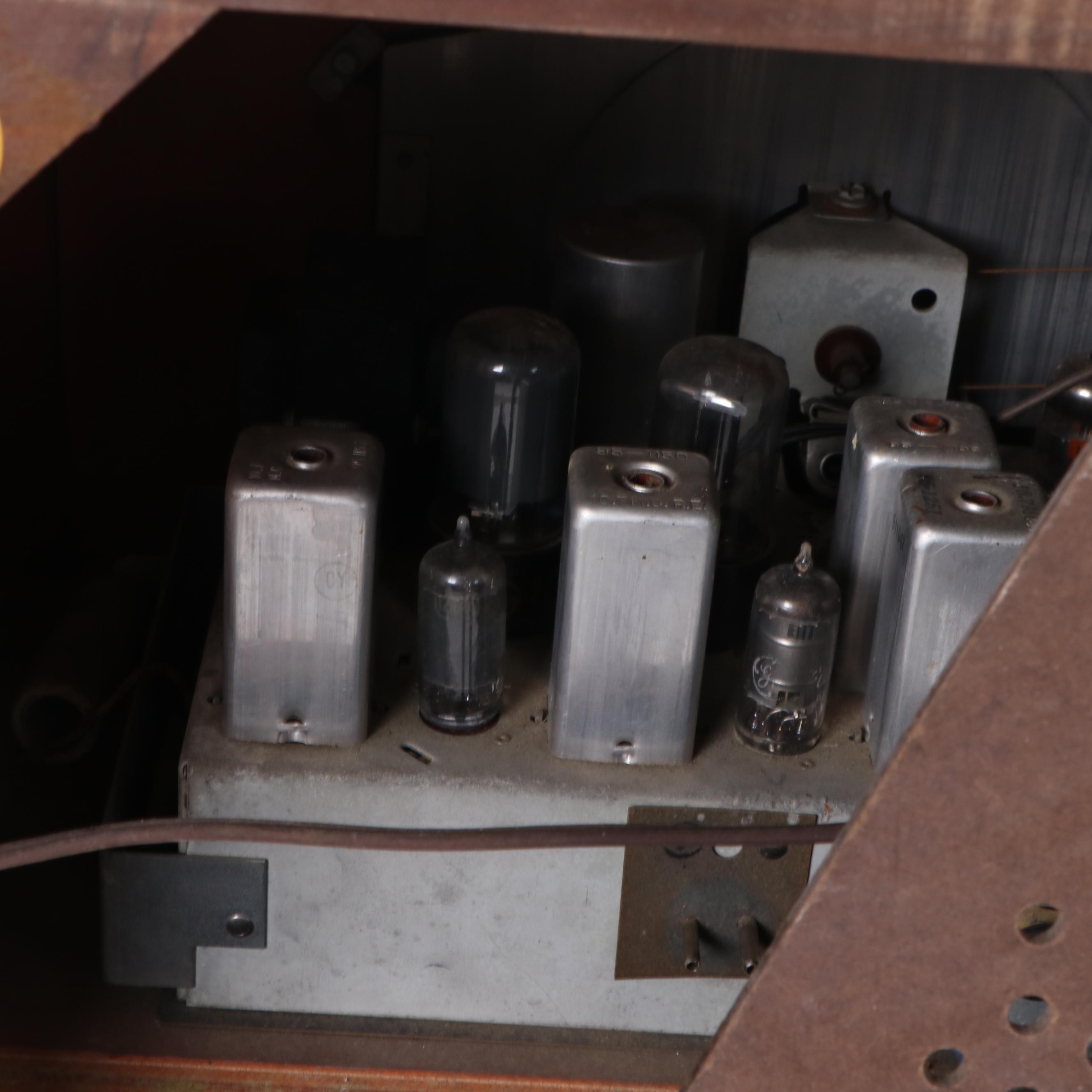 Zenith Cobramatic Mahogany Turntable and Radio Cabinet, 1950's