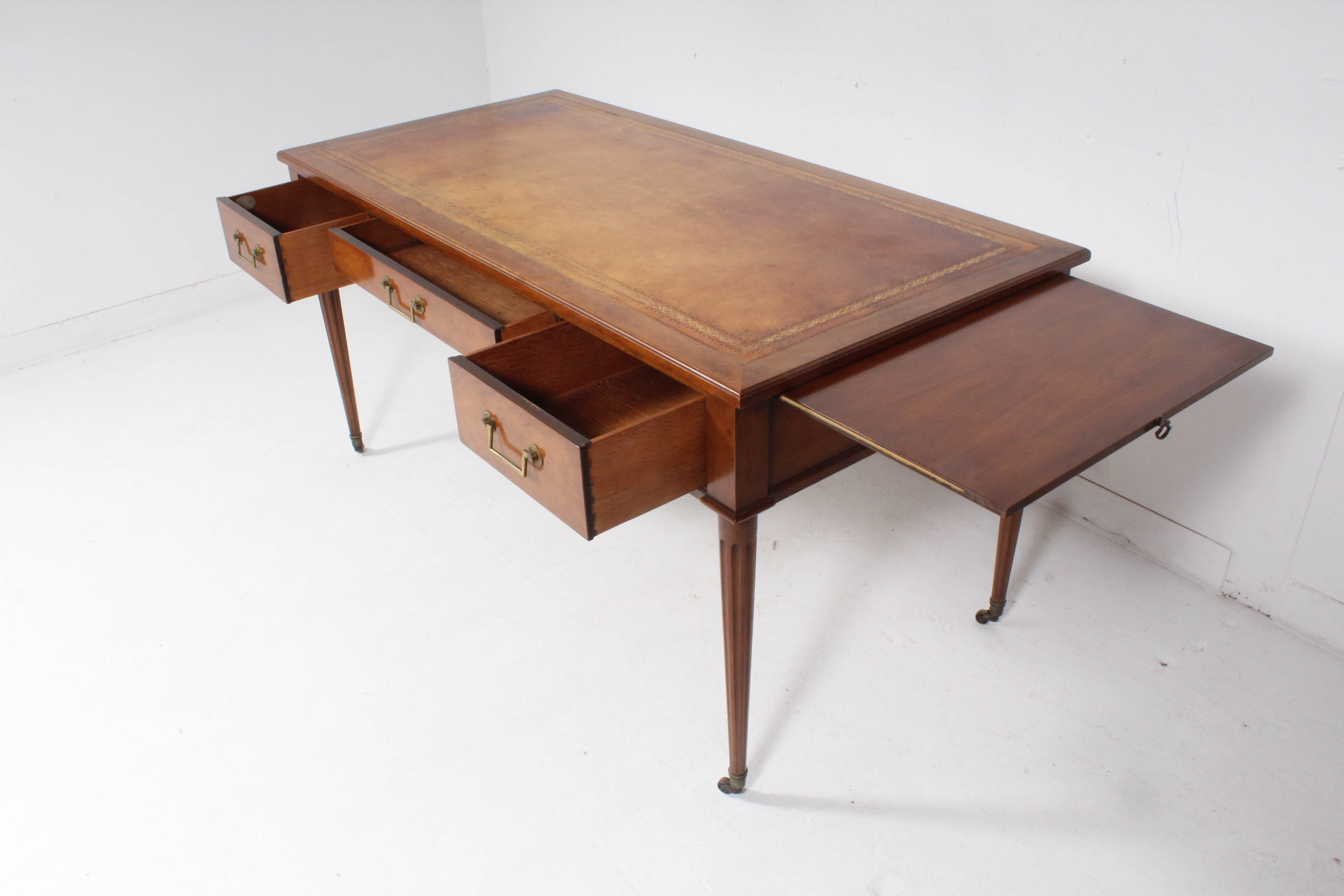 Baker Furniture Sheraton Style Leather Top Executive Desk, Late 20th Century