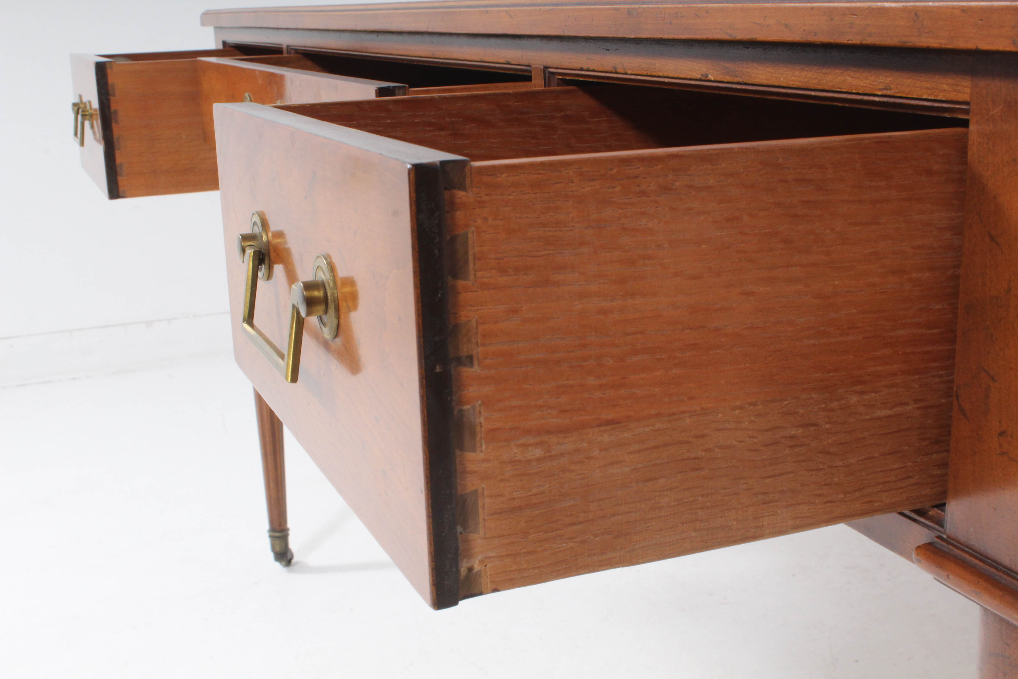 Baker Furniture Sheraton Style Leather Top Executive Desk, Late 20th Century