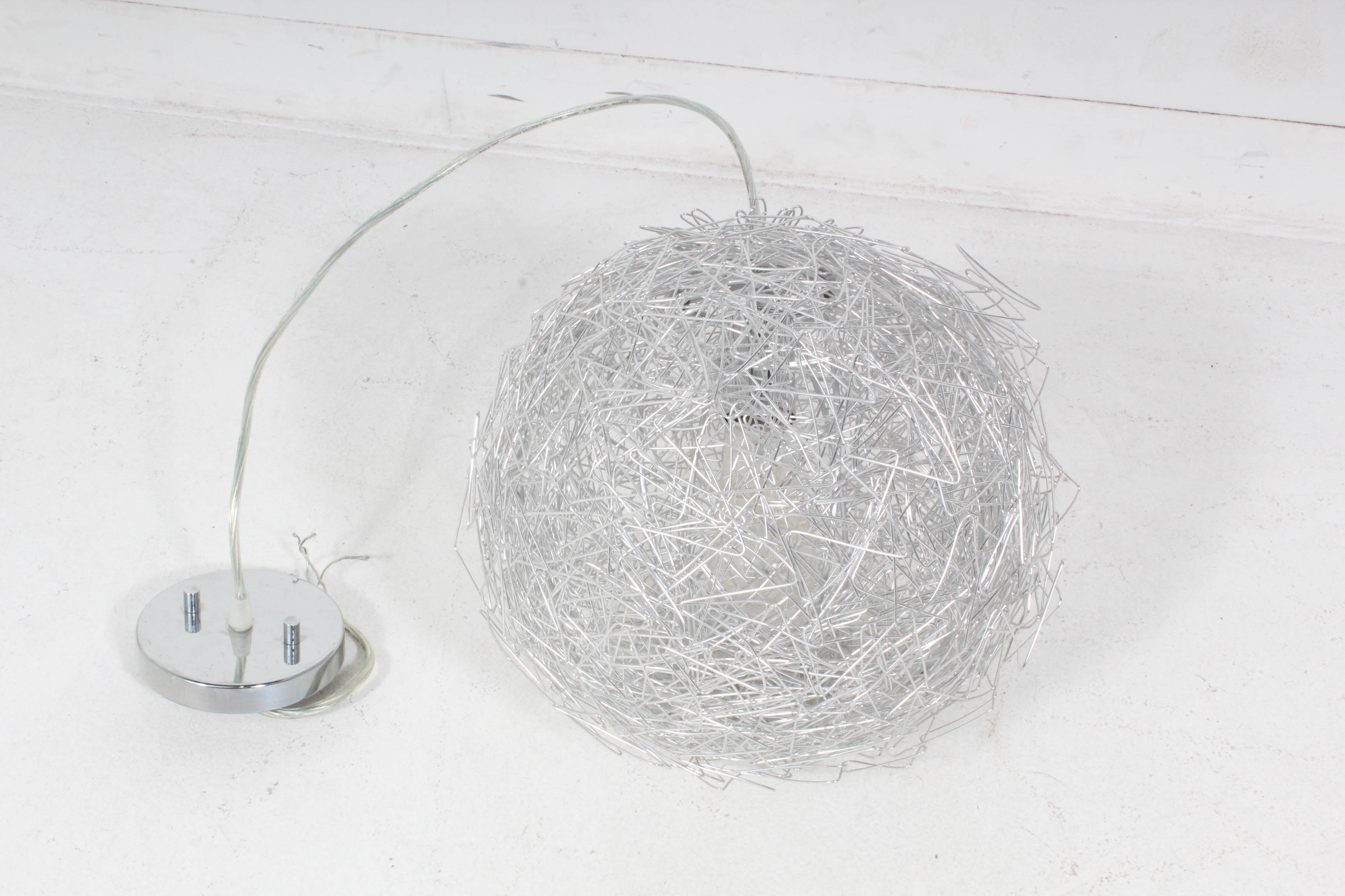 Jun Long Formed Wire Pendant Lamps