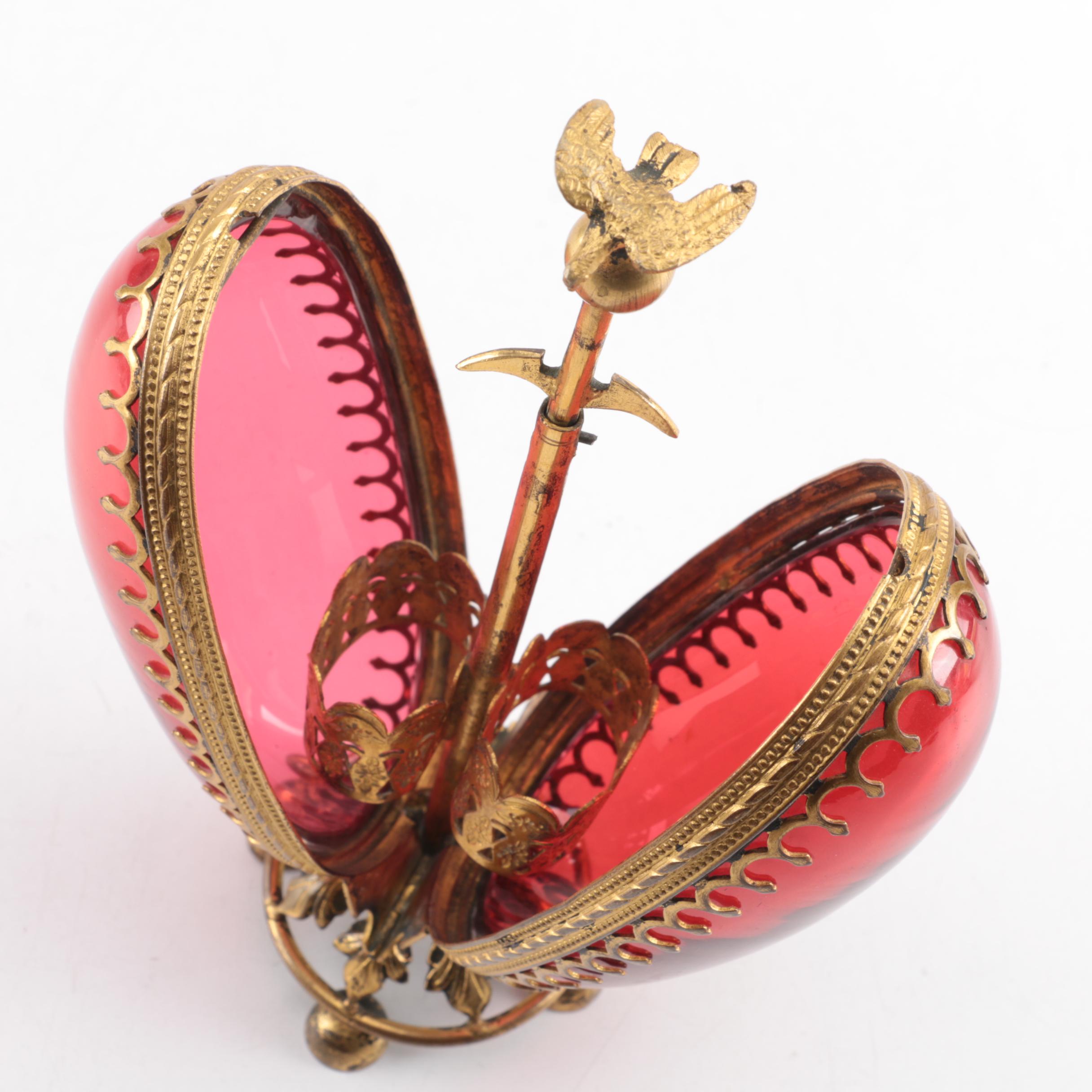French Ruby Glass Perfume "Etui" in Egg Form, 19th Century