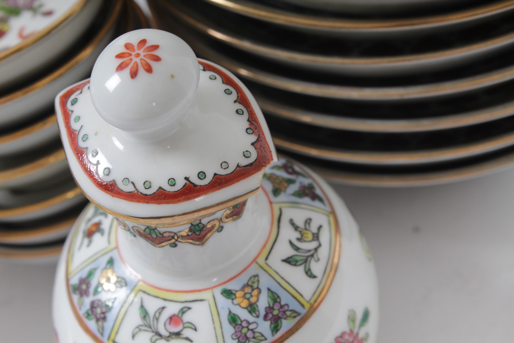 Chinese Hand-Painted Porcelain Tableware