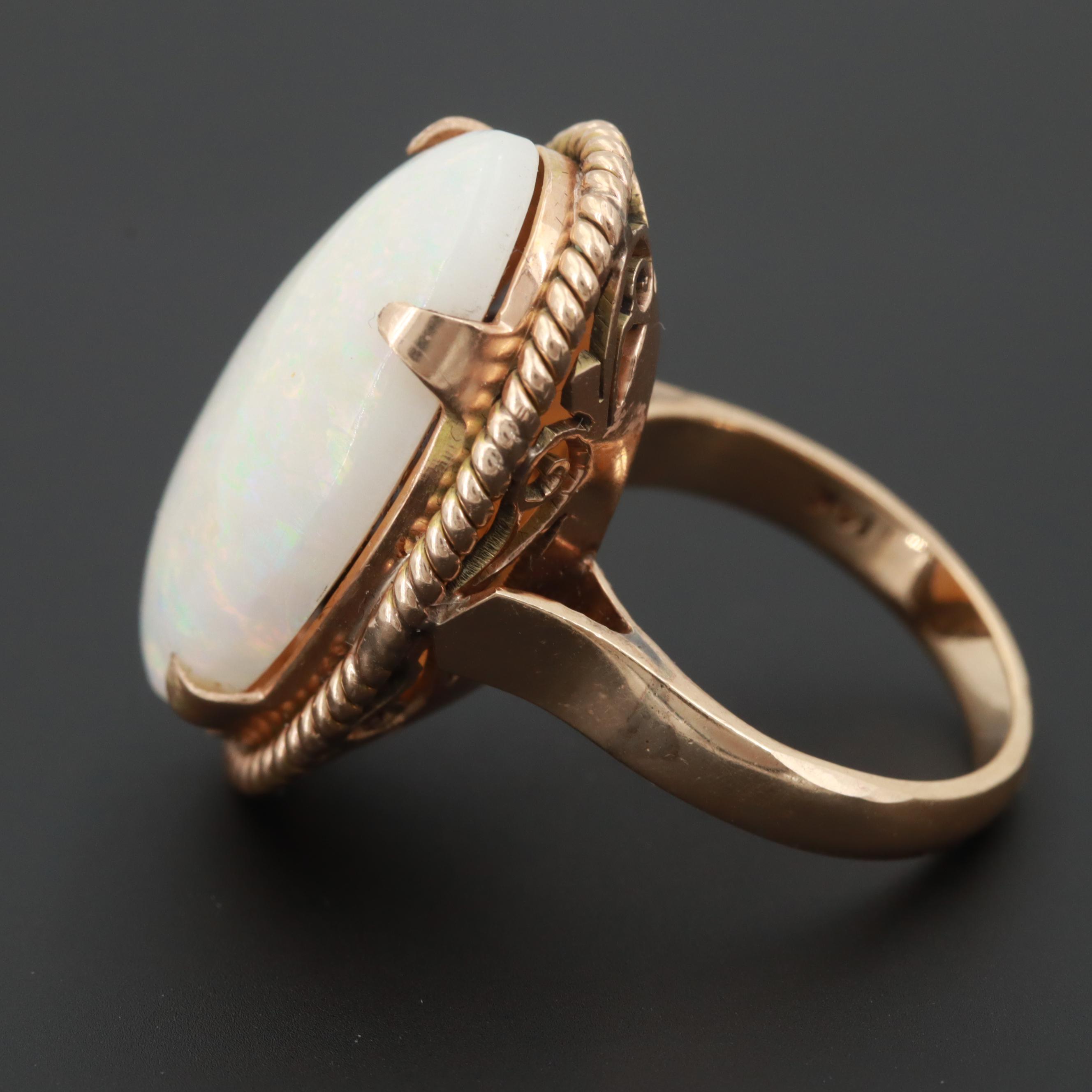 Vintage 14K Yellow Gold Oval Opal Cabochon Ring