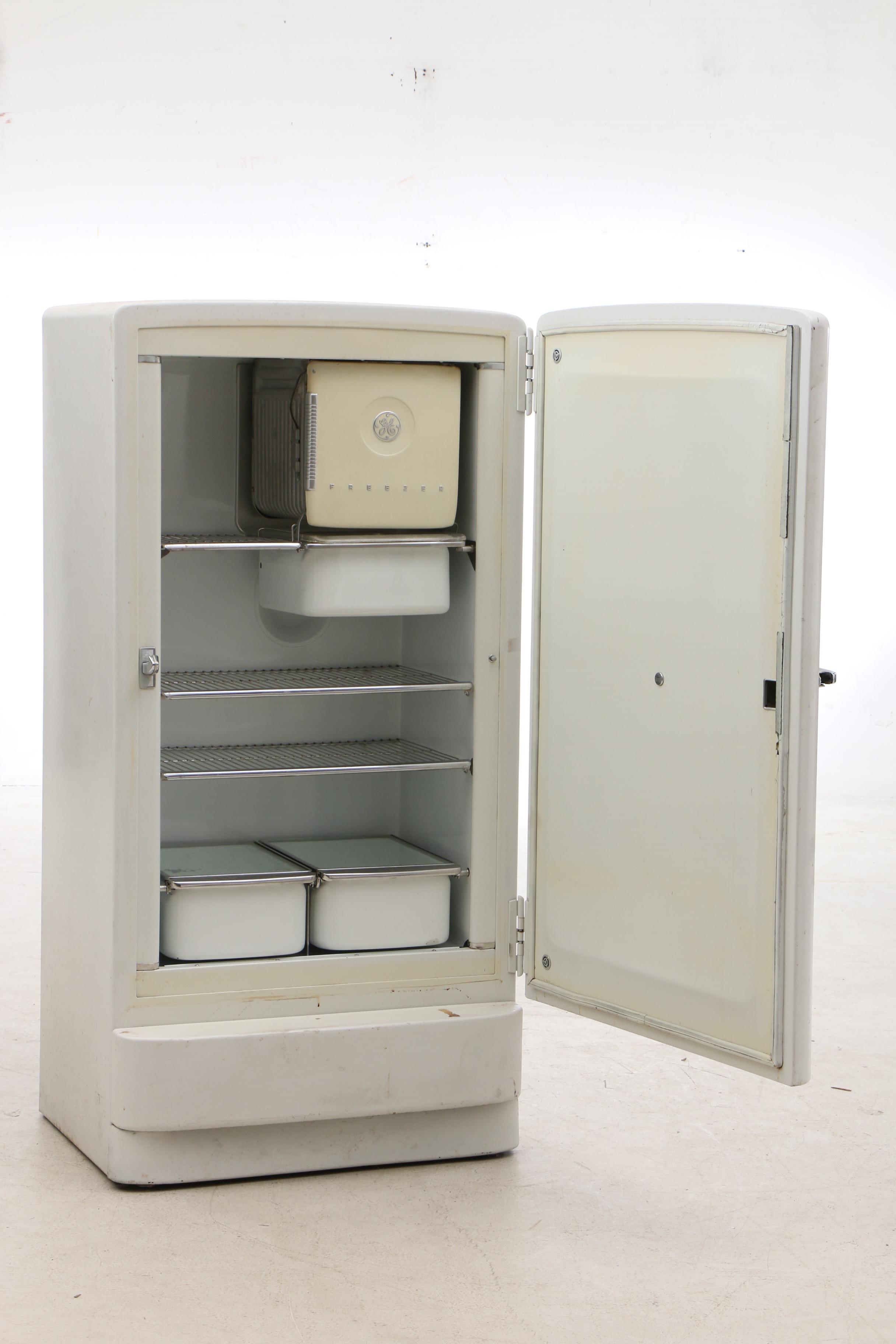 Vintage General Electric Refrigerator From "The Old Man & The Gun"