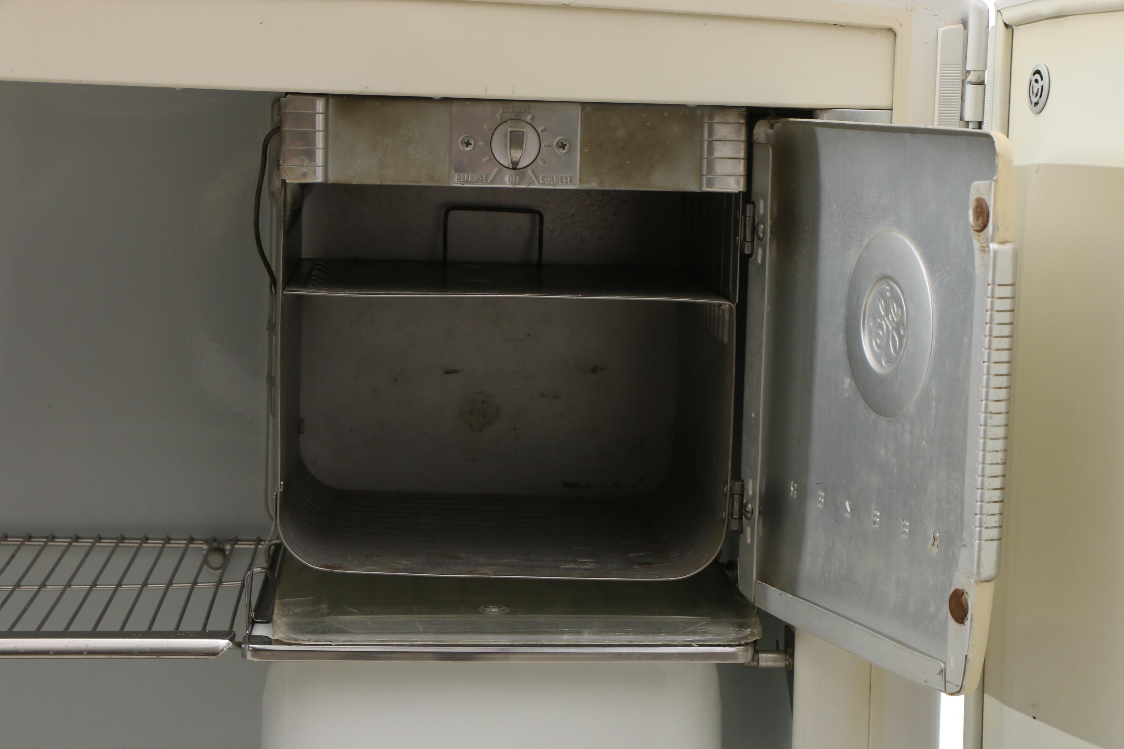 Vintage General Electric Refrigerator From "The Old Man & The Gun"