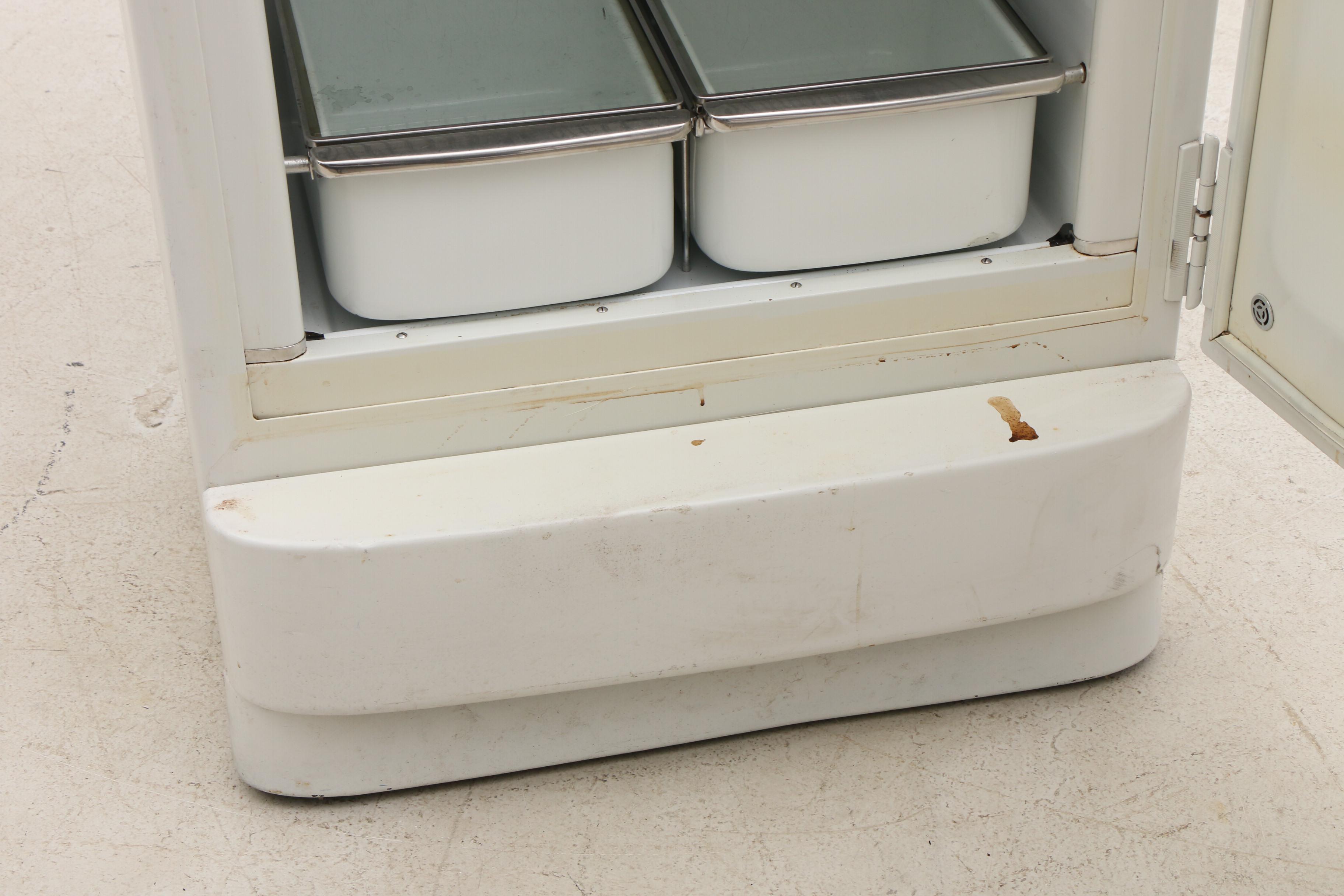 Vintage General Electric Refrigerator From "The Old Man & The Gun"