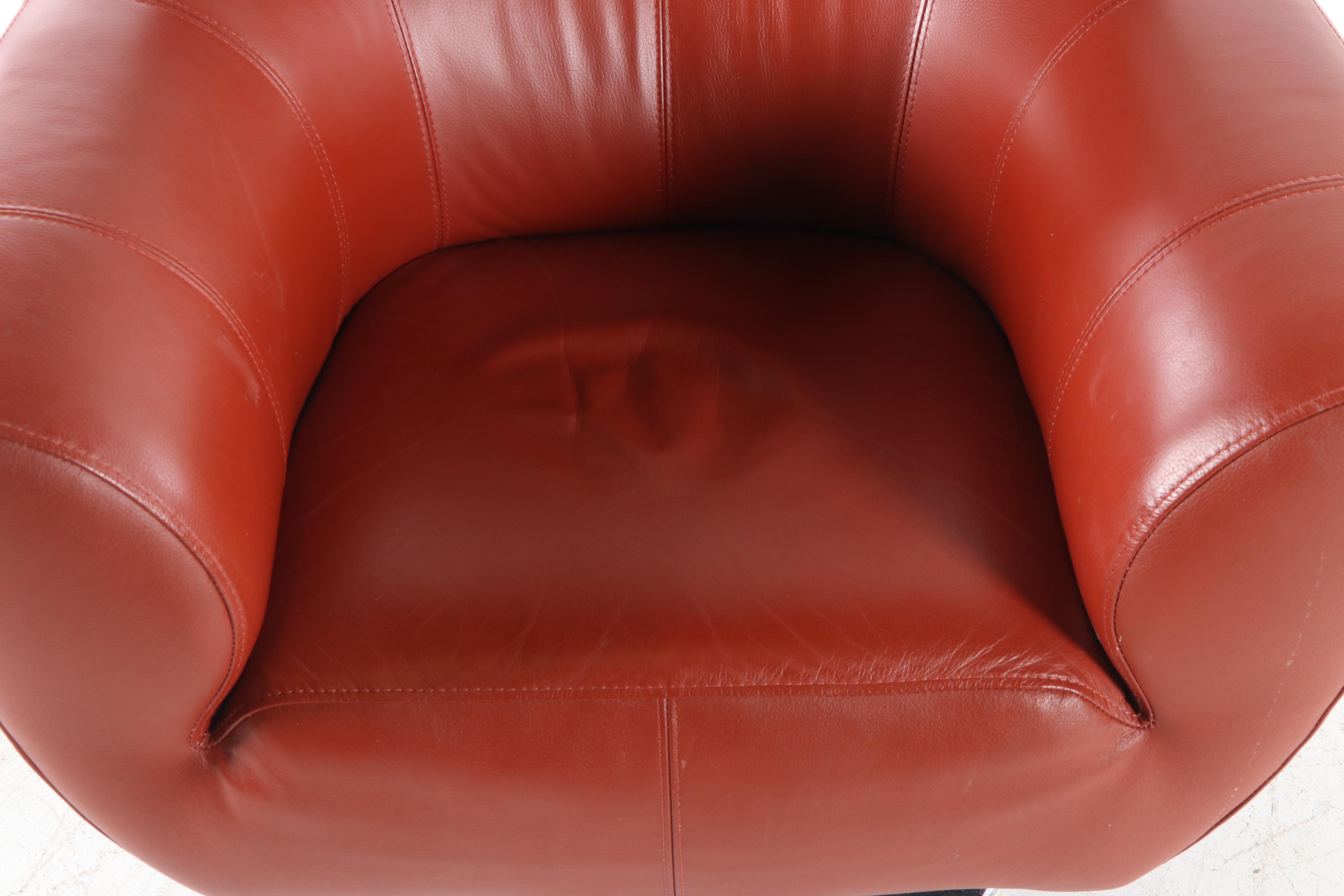 Contemporary Leather Swivel Chair