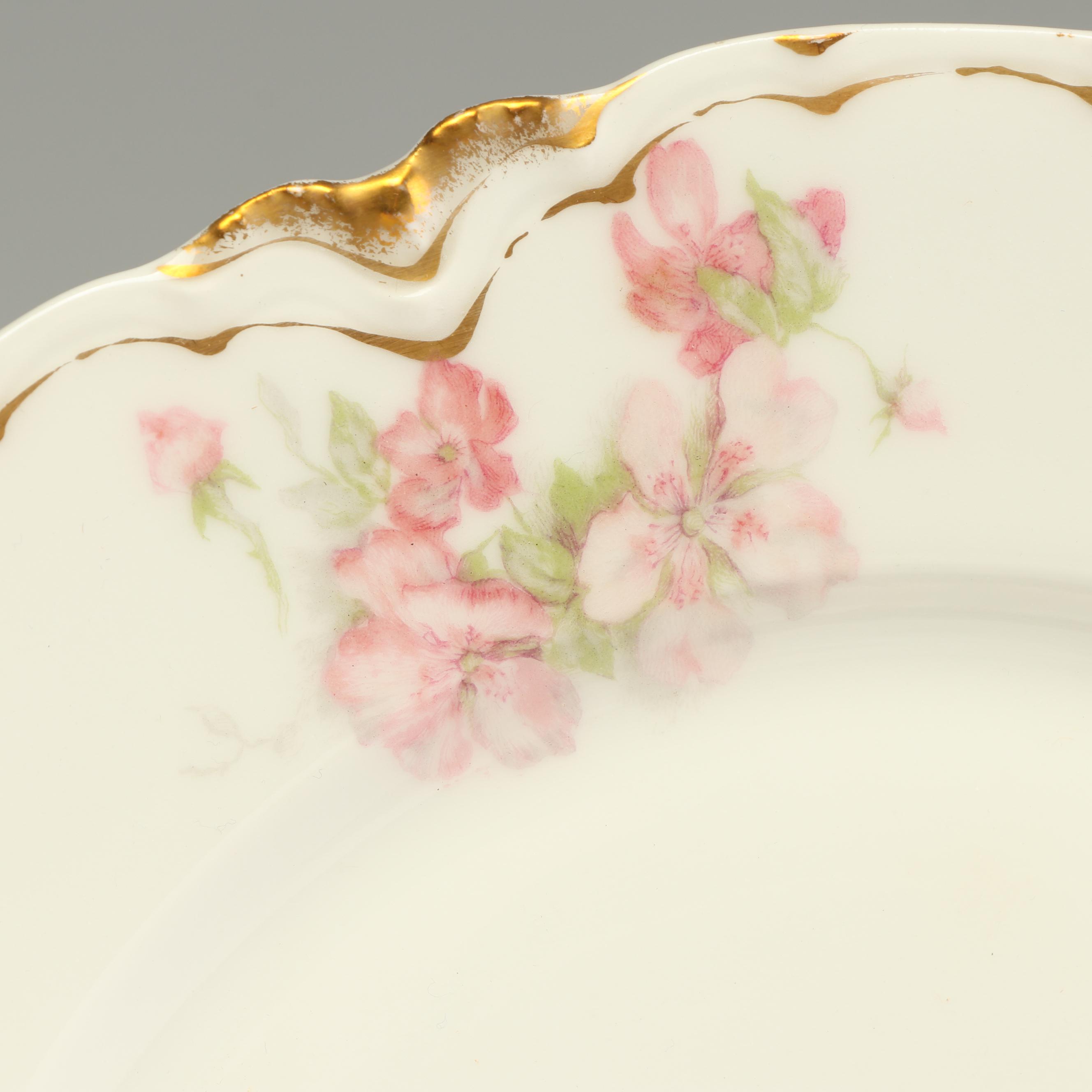 Haviland & Co. Limoges Floral Dinnerware Service, Early 20th Century