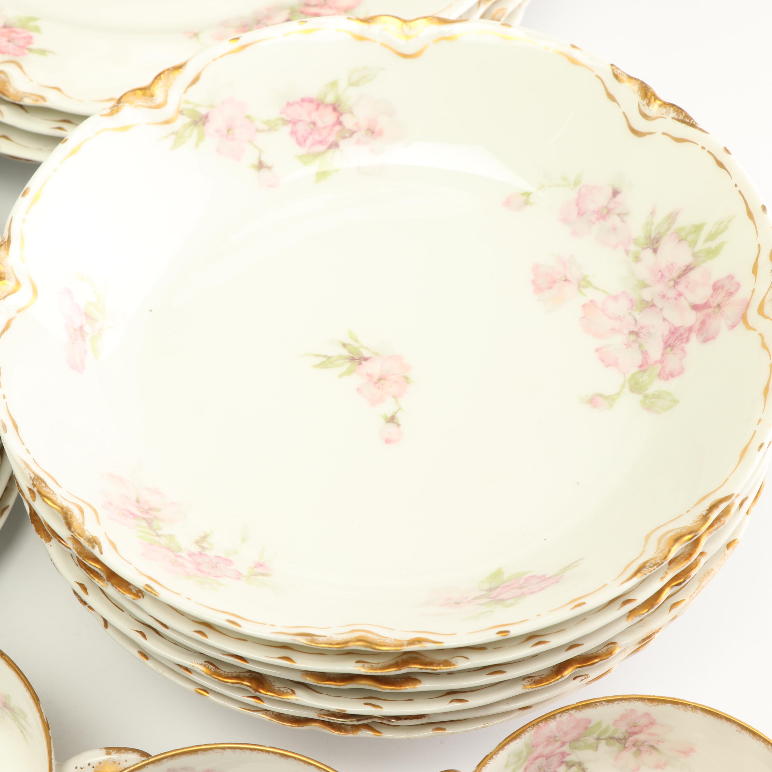 Haviland & Co. Limoges Floral Dinnerware Service, Early 20th Century