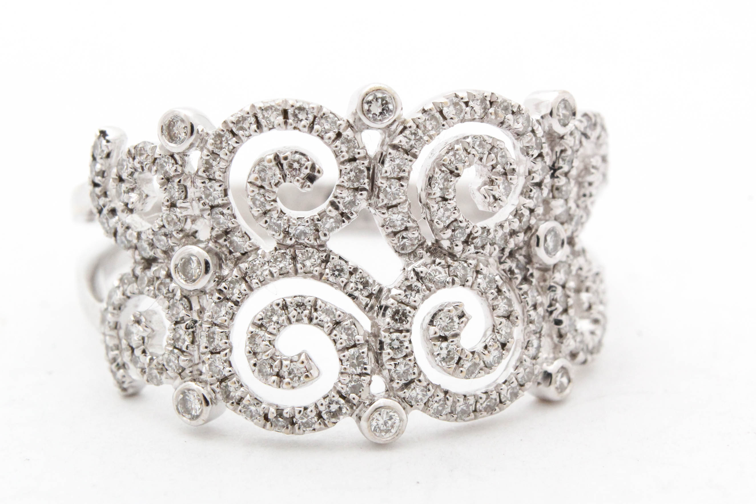 18K White Gold Diamond Ring