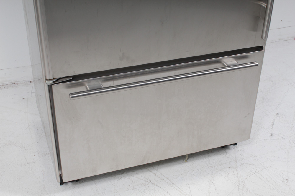 Sub-Zero Refrigerator