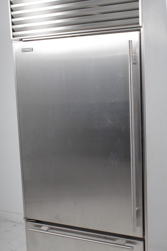 Sub-Zero Refrigerator
