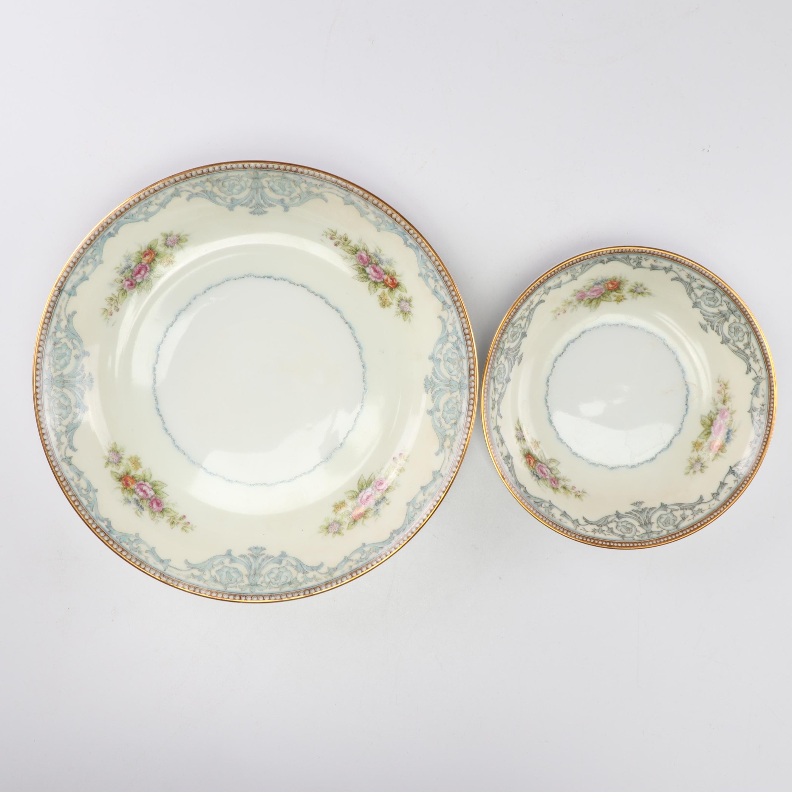 Kingsley (Japan) "Duchess" Porcelain Dinnerware Service of Twelve
