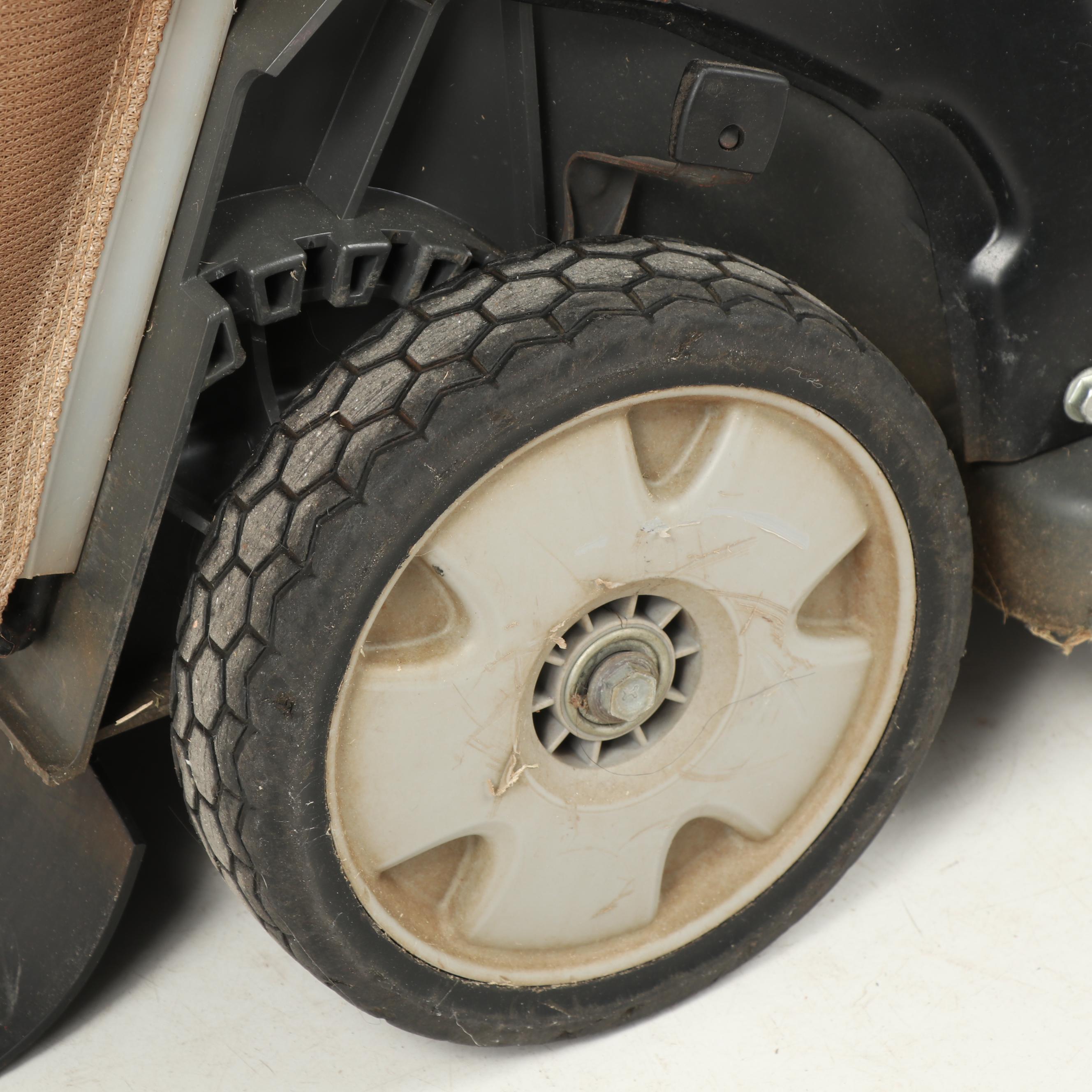 Honda HRX 217 Versamow 4-In-1 21" Deck Lawnmower