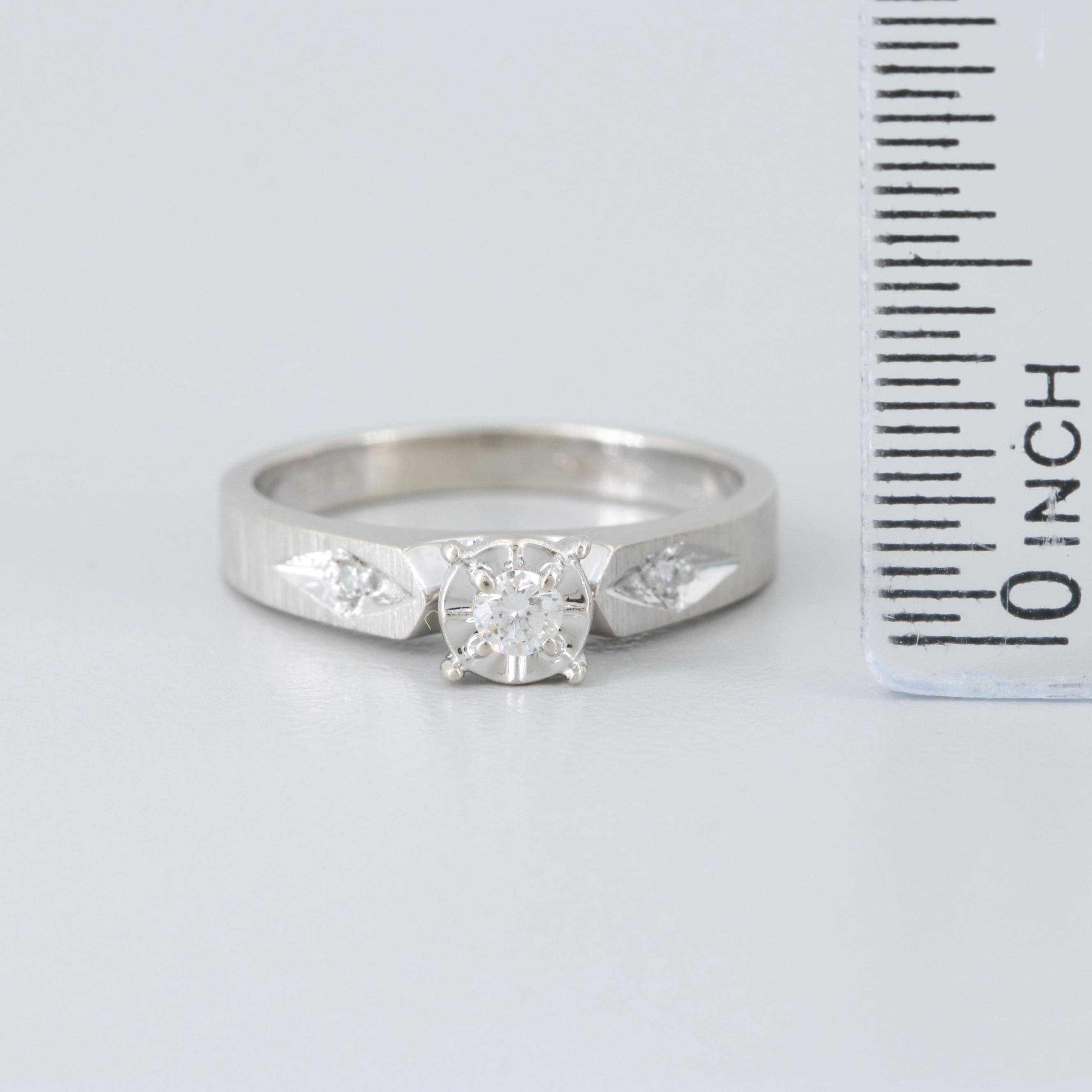 Vintage 14K White Gold Diamond Ring