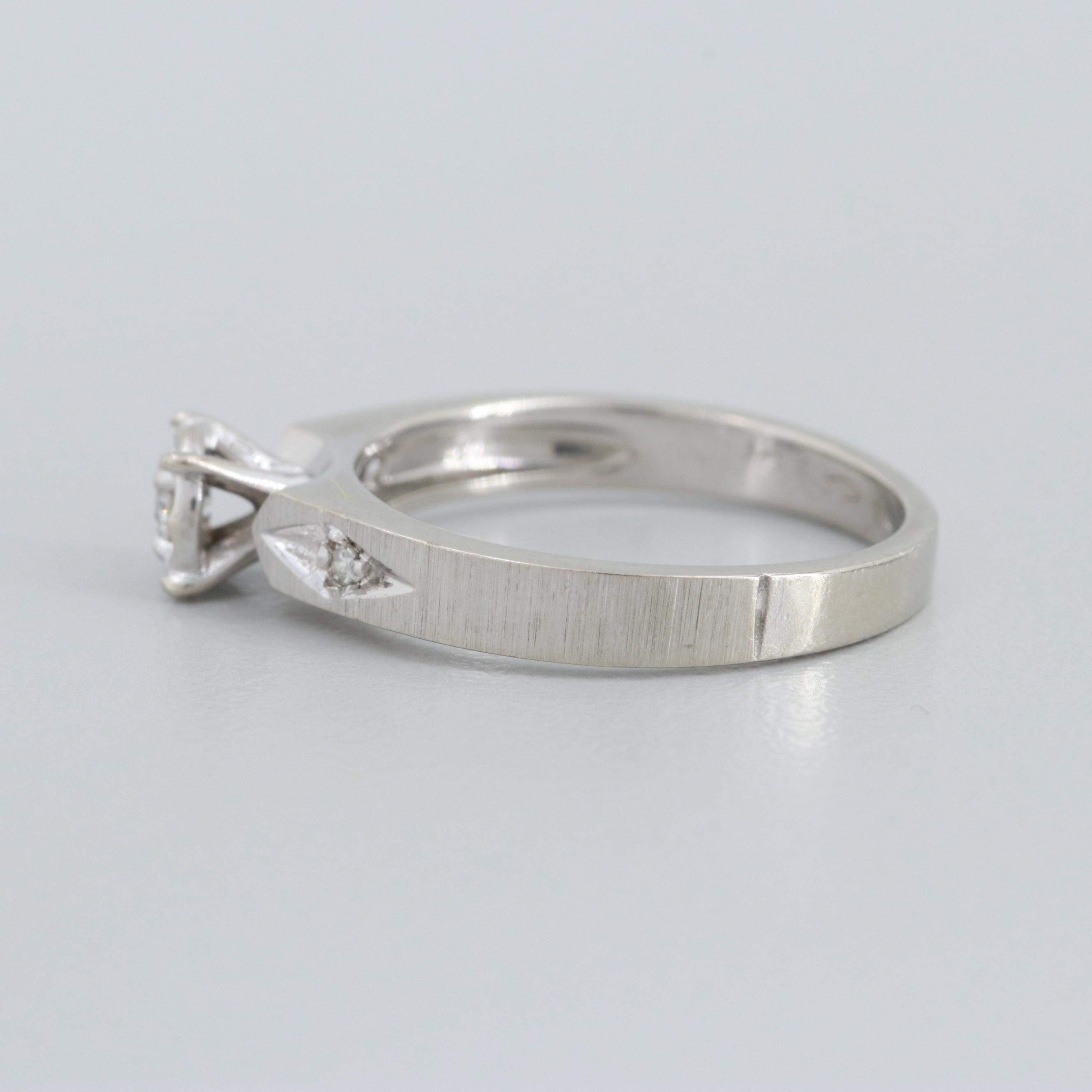 Vintage 14K White Gold Diamond Ring