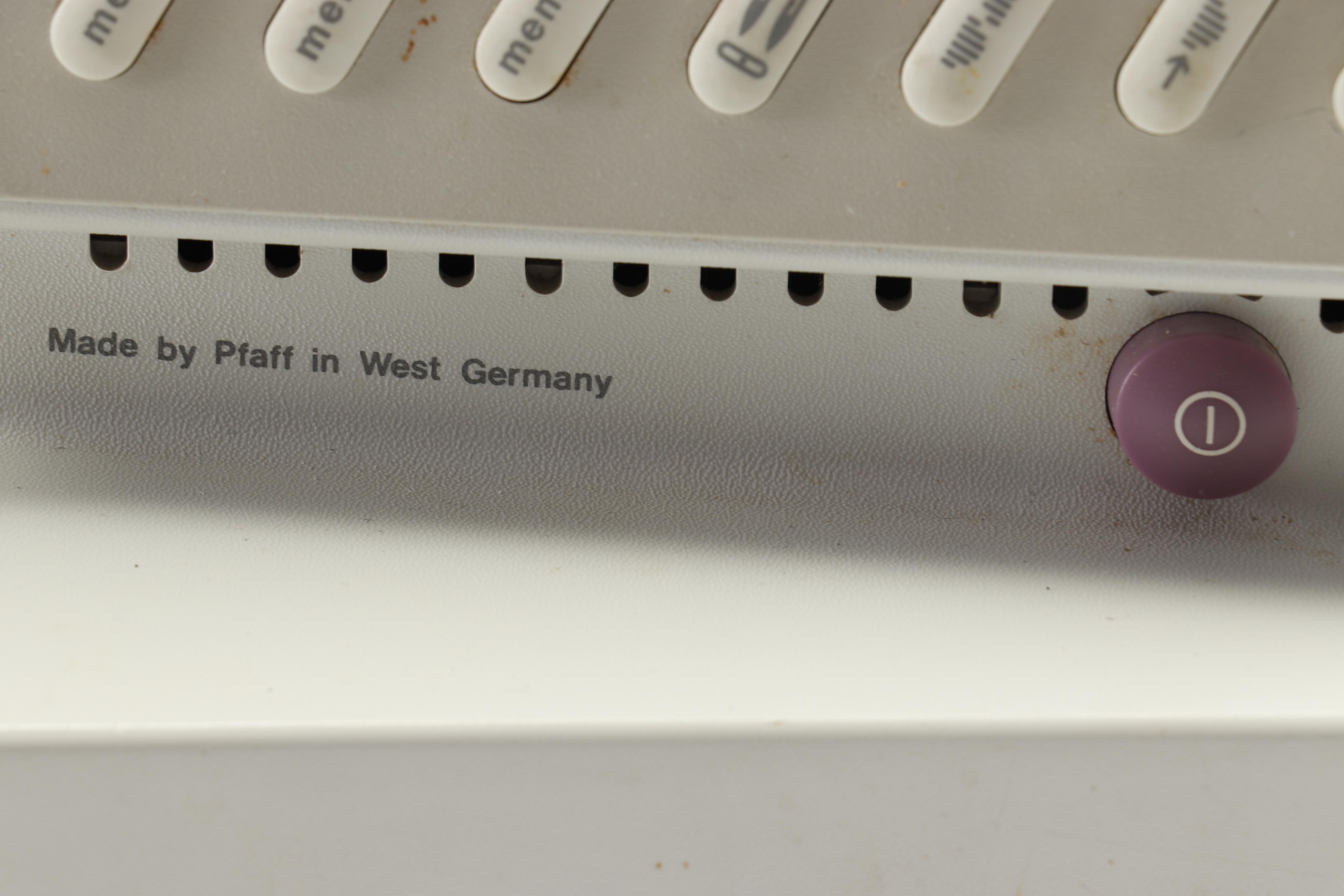 PFAFF Creative 1473 CD Sewing Machine