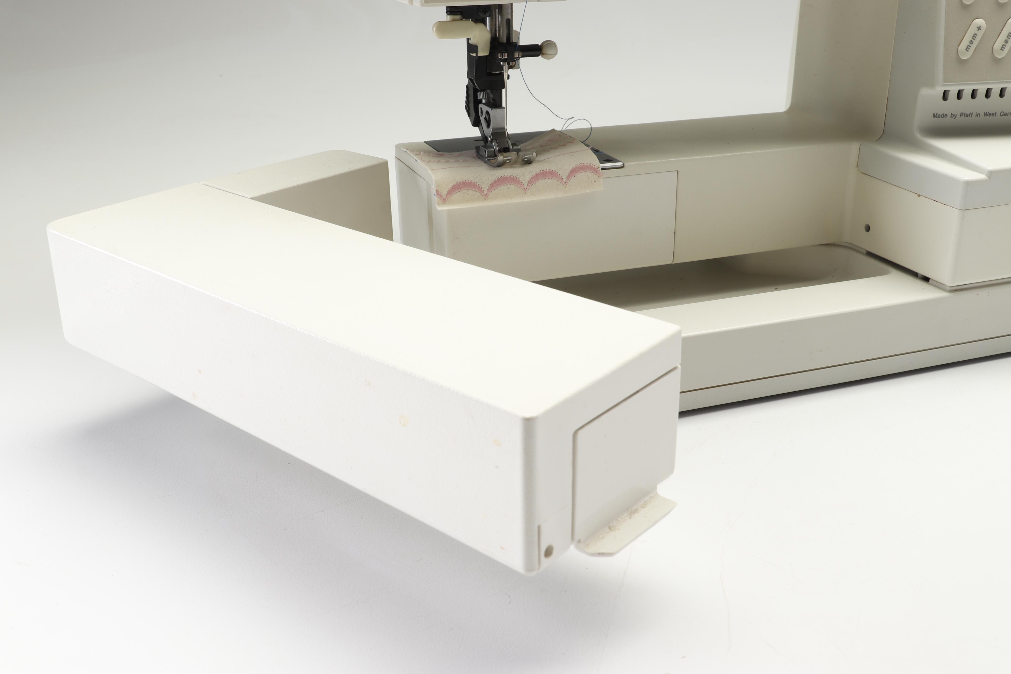 PFAFF Creative 1473 CD Sewing Machine