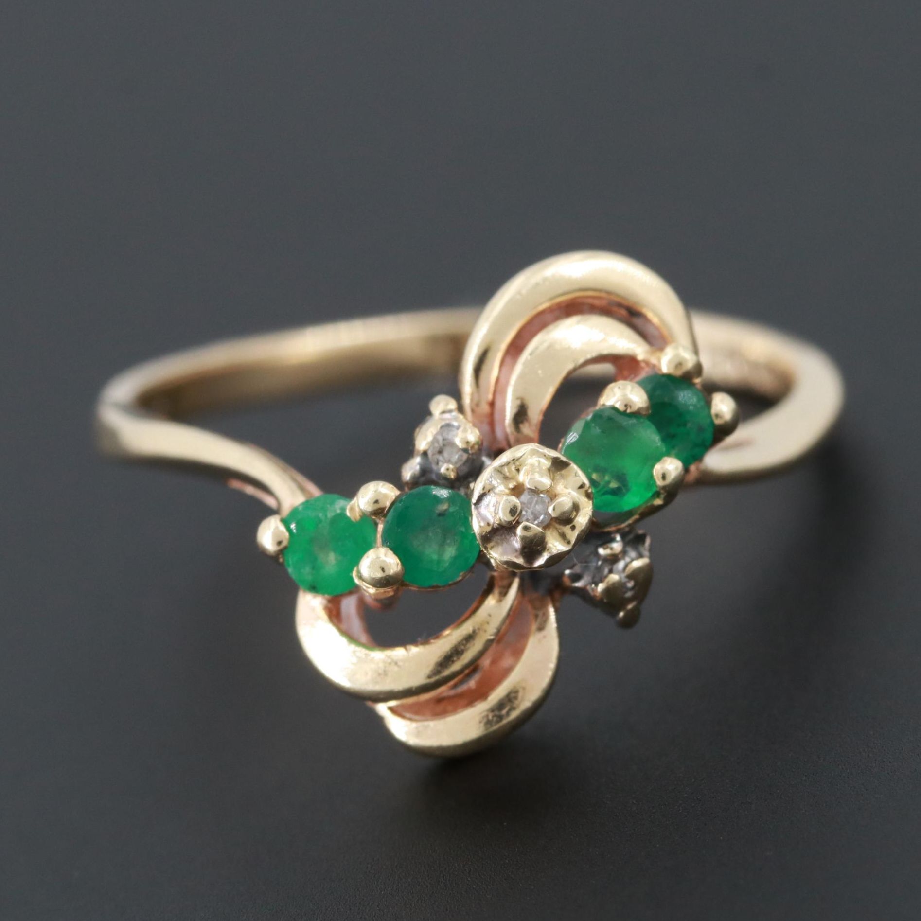 10K Yellow Gold Diamond and Emerald Ring