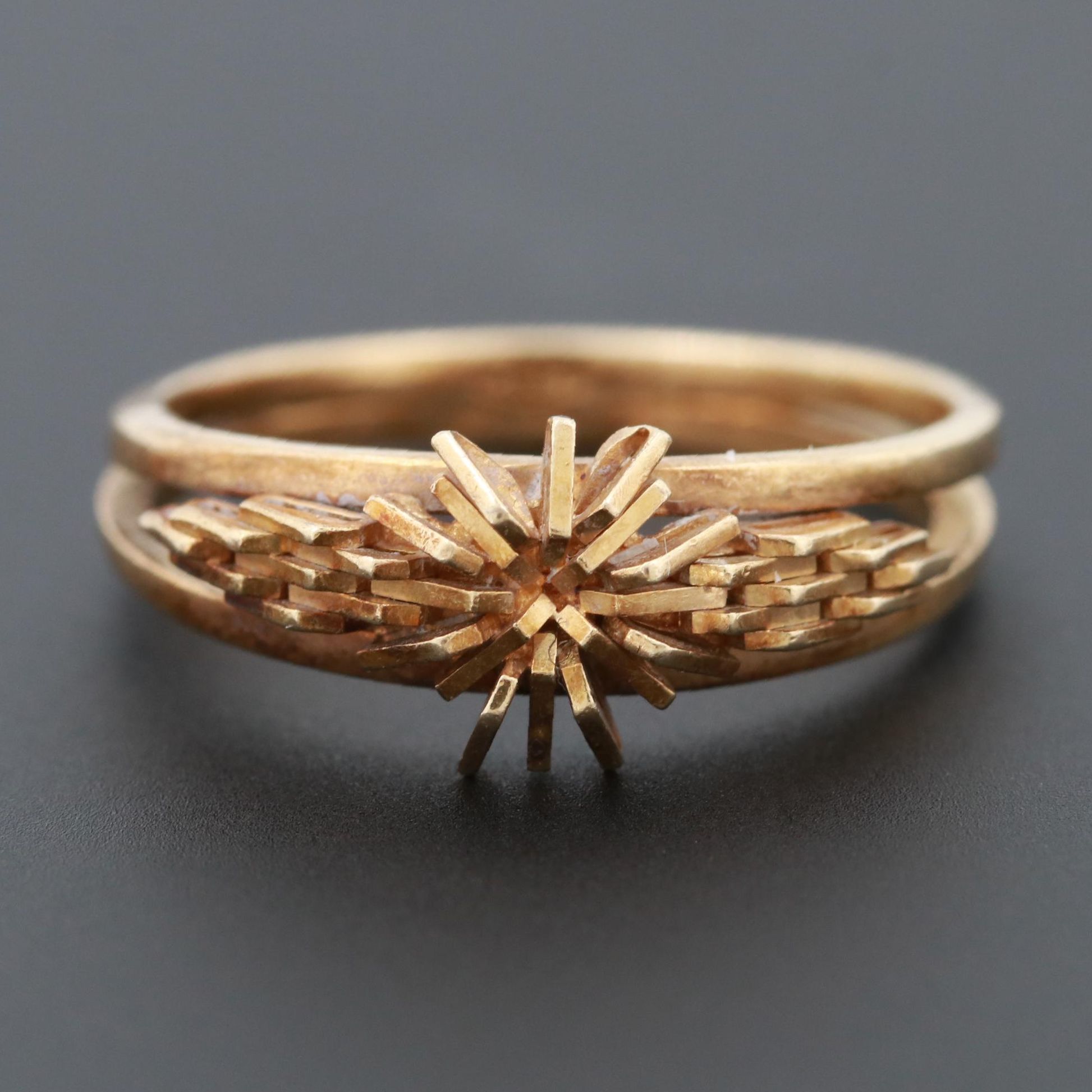 18K Yellow Gold Starburst Motif Ring