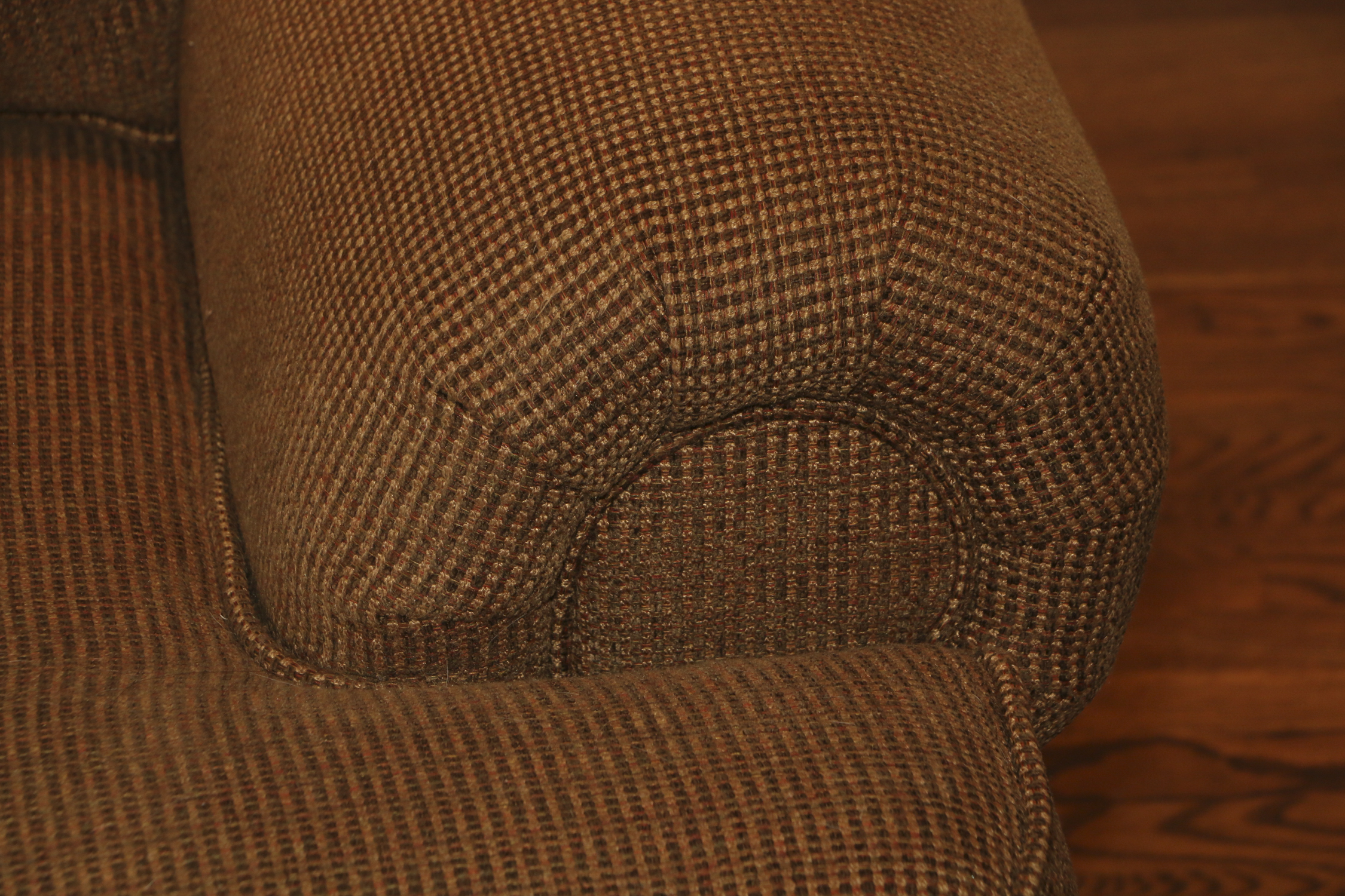 Mayo Furniture Contemporary Upholstered Sofa