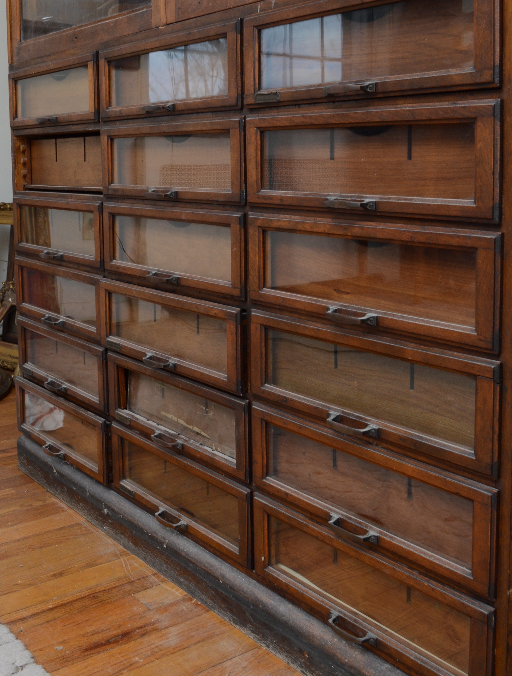Early Arrow Shirt Display Cabinet