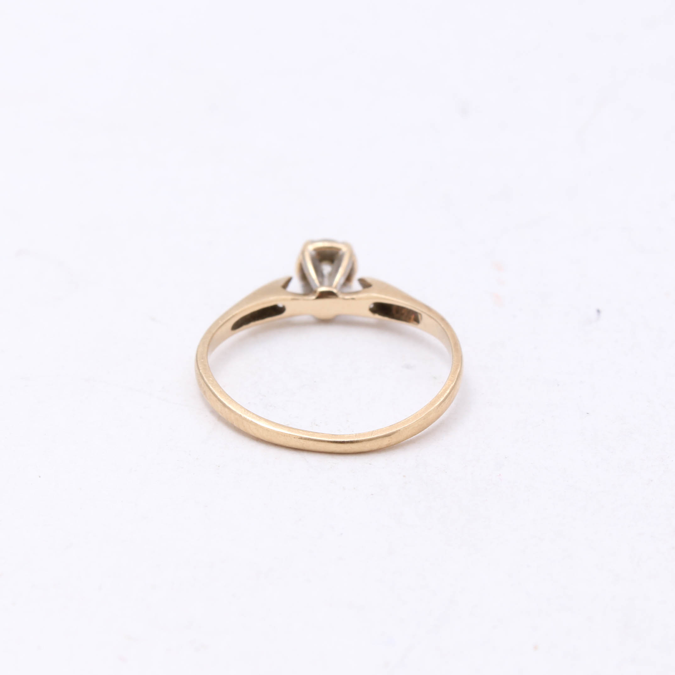 10K Yellow Gold Diamond Solitaire Ring