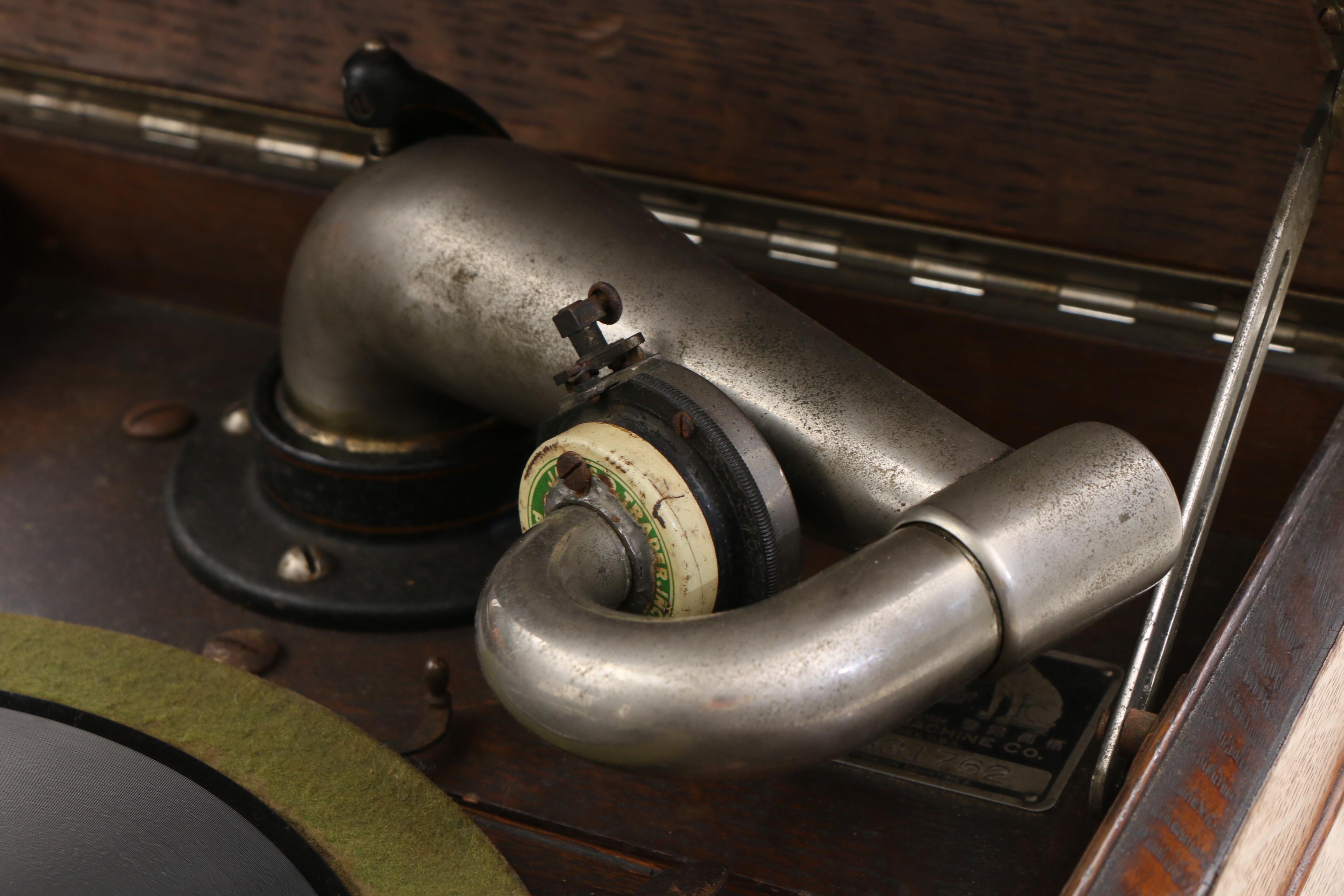 Victrola Victor VV-IX Walnut Phonograph, 1917