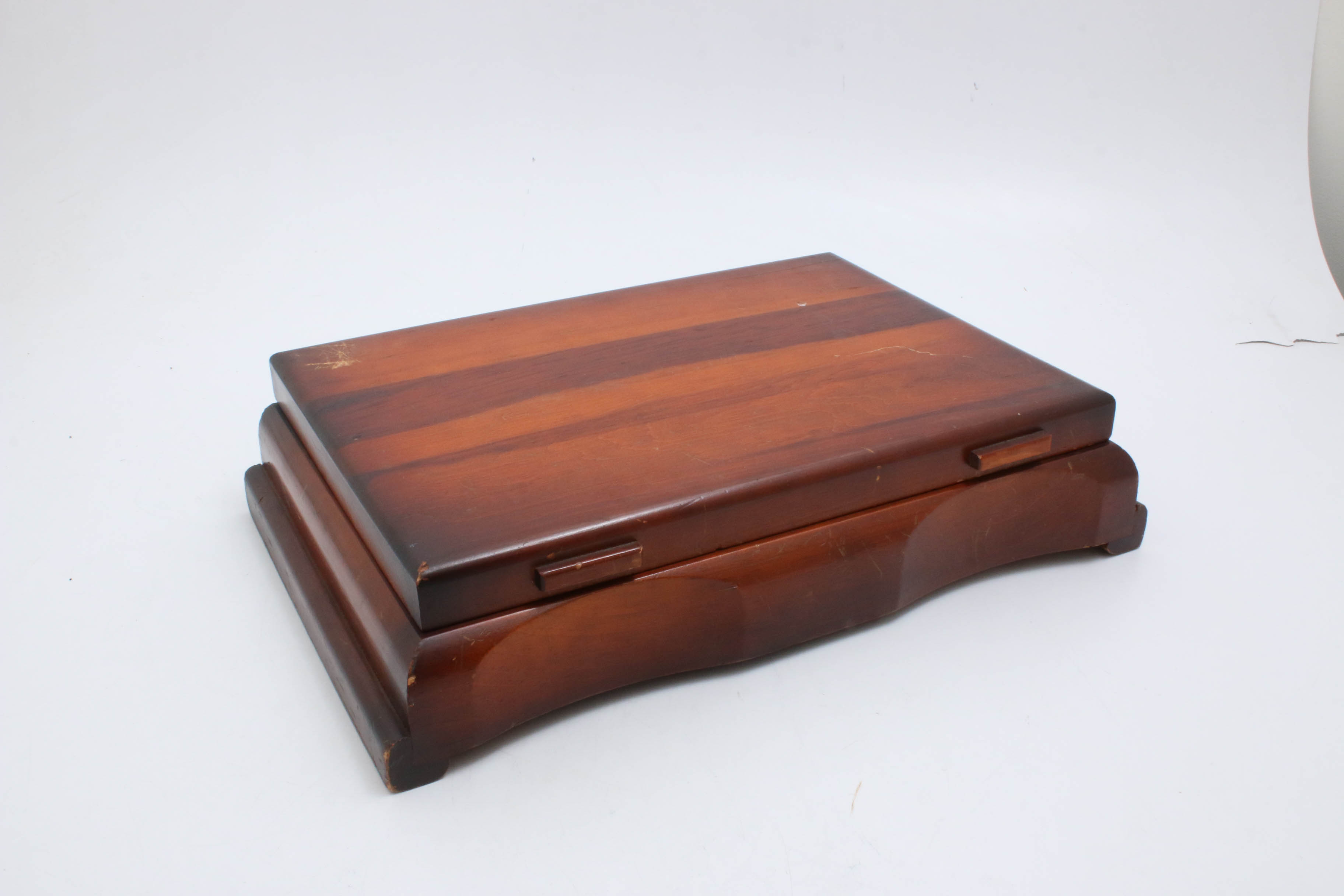 Vintage Rogers Bros. Silver Plated "Ancestral" Flatware Set