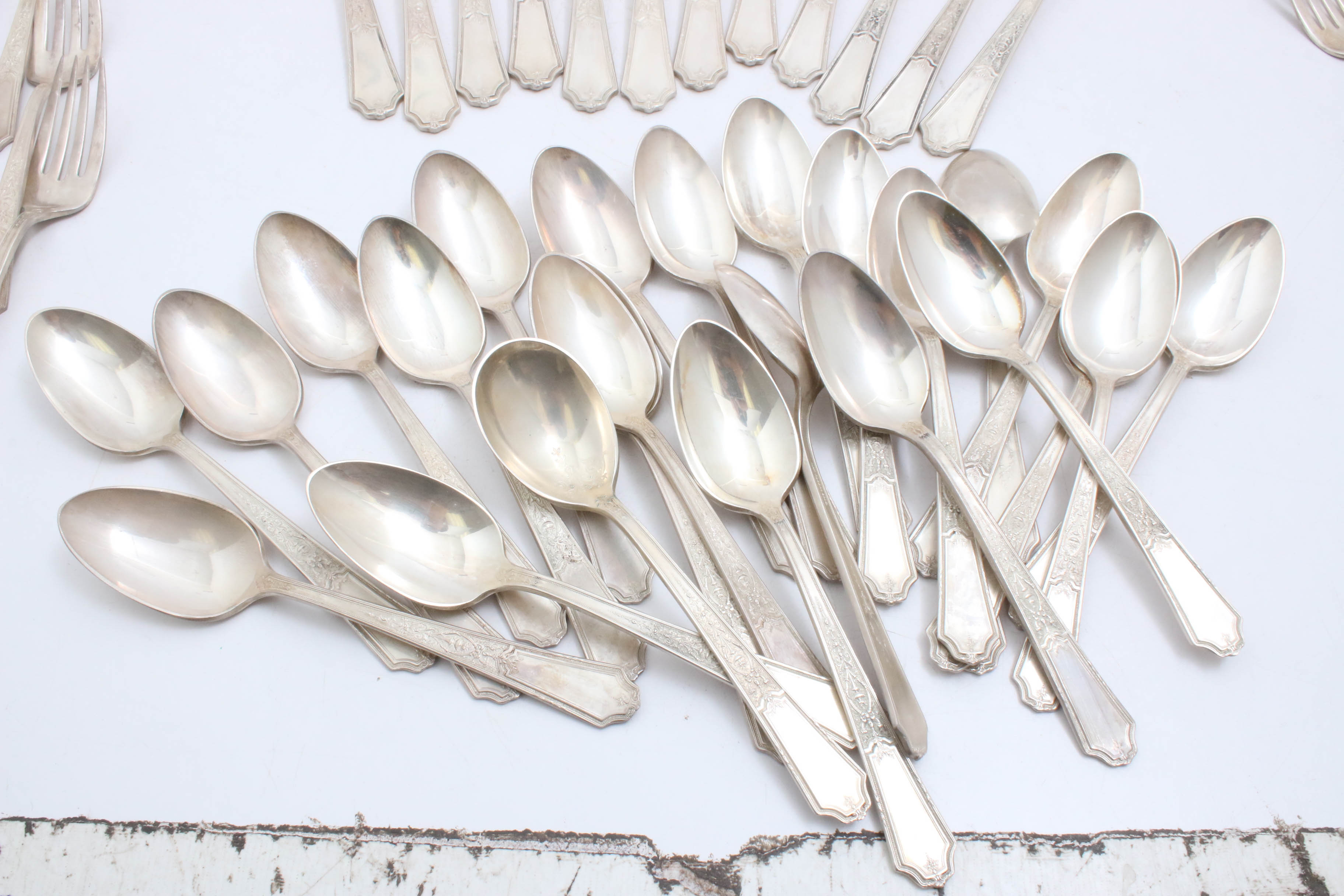 Vintage Rogers Bros. Silver Plated "Ancestral" Flatware Set