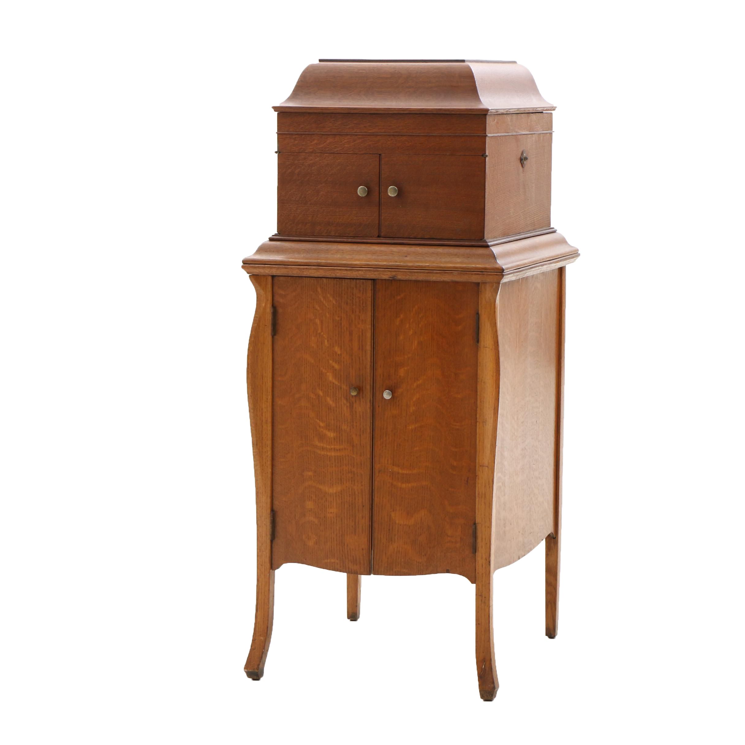 Victrola Victor VV-IX Walnut Phonograph, 1917