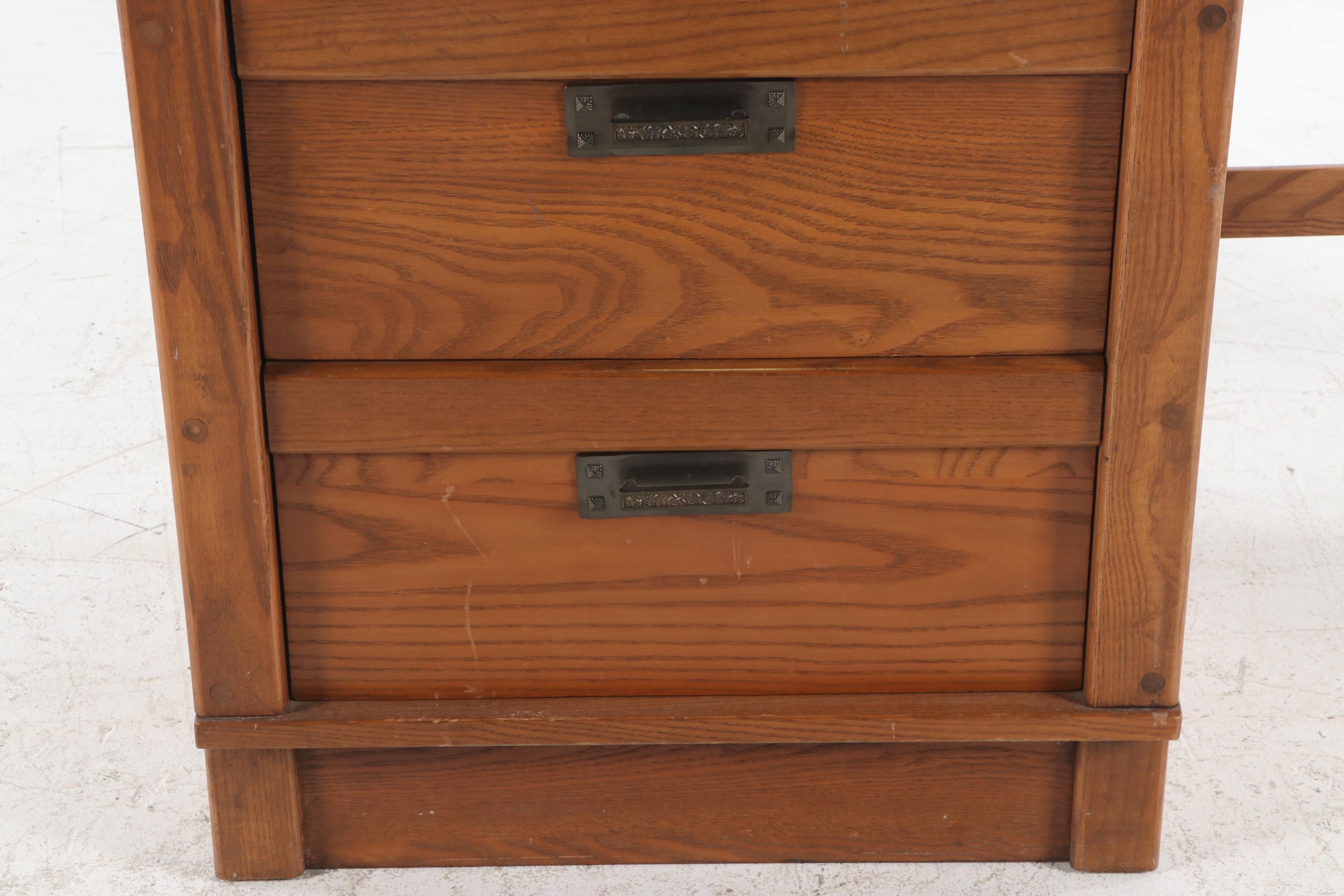 Craftsman Style Oak Desk, 20th Century