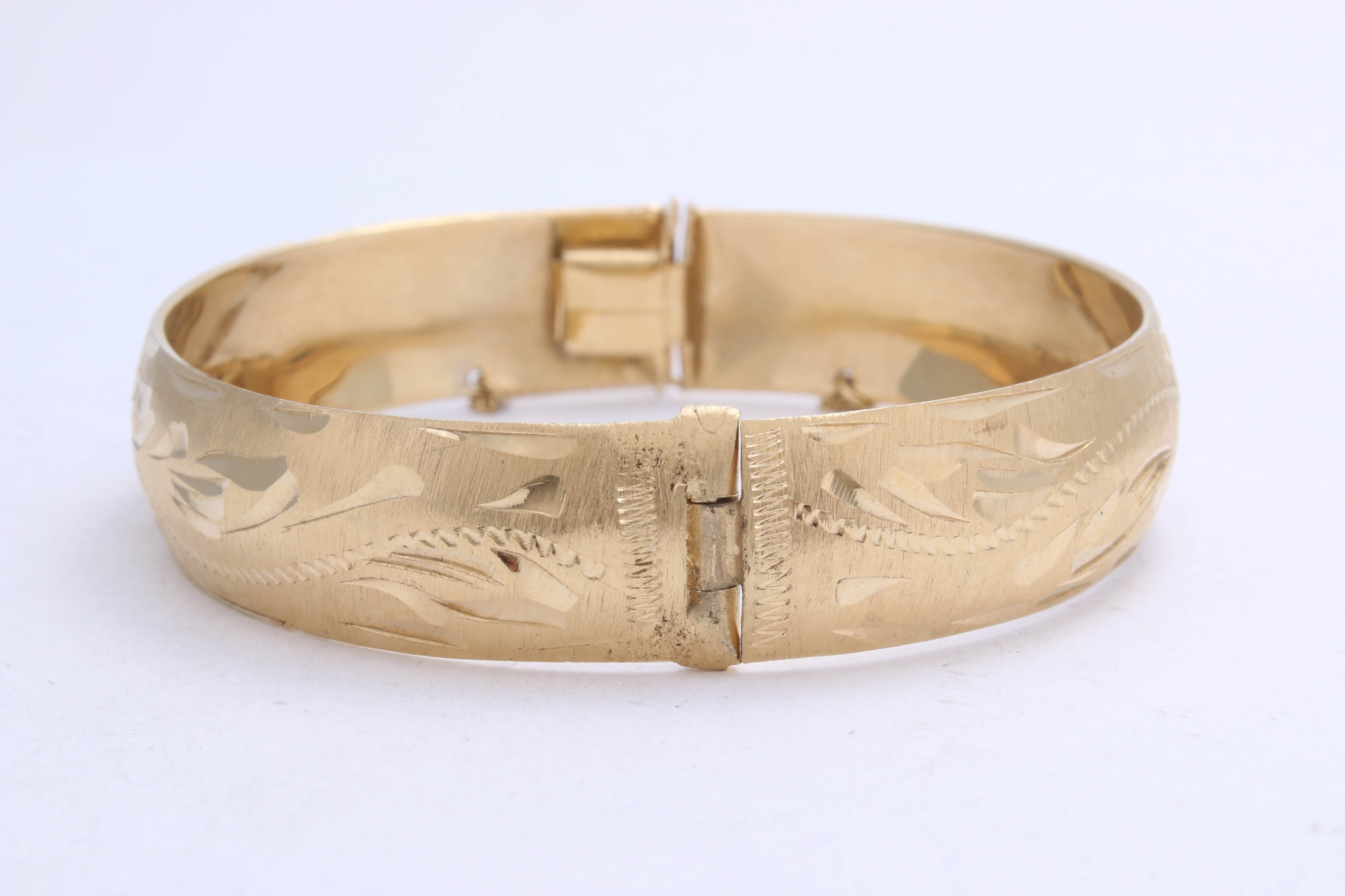 14K Yellow Gold Etched Bangle Bracelet