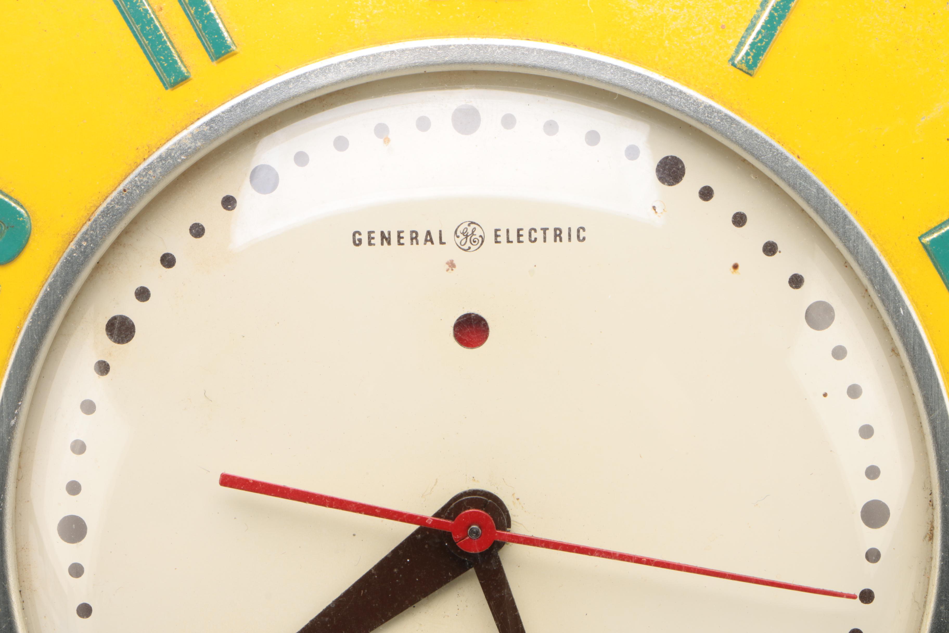 General Electric Model 2H29 Kitchen Wall Clock, Mid-Century