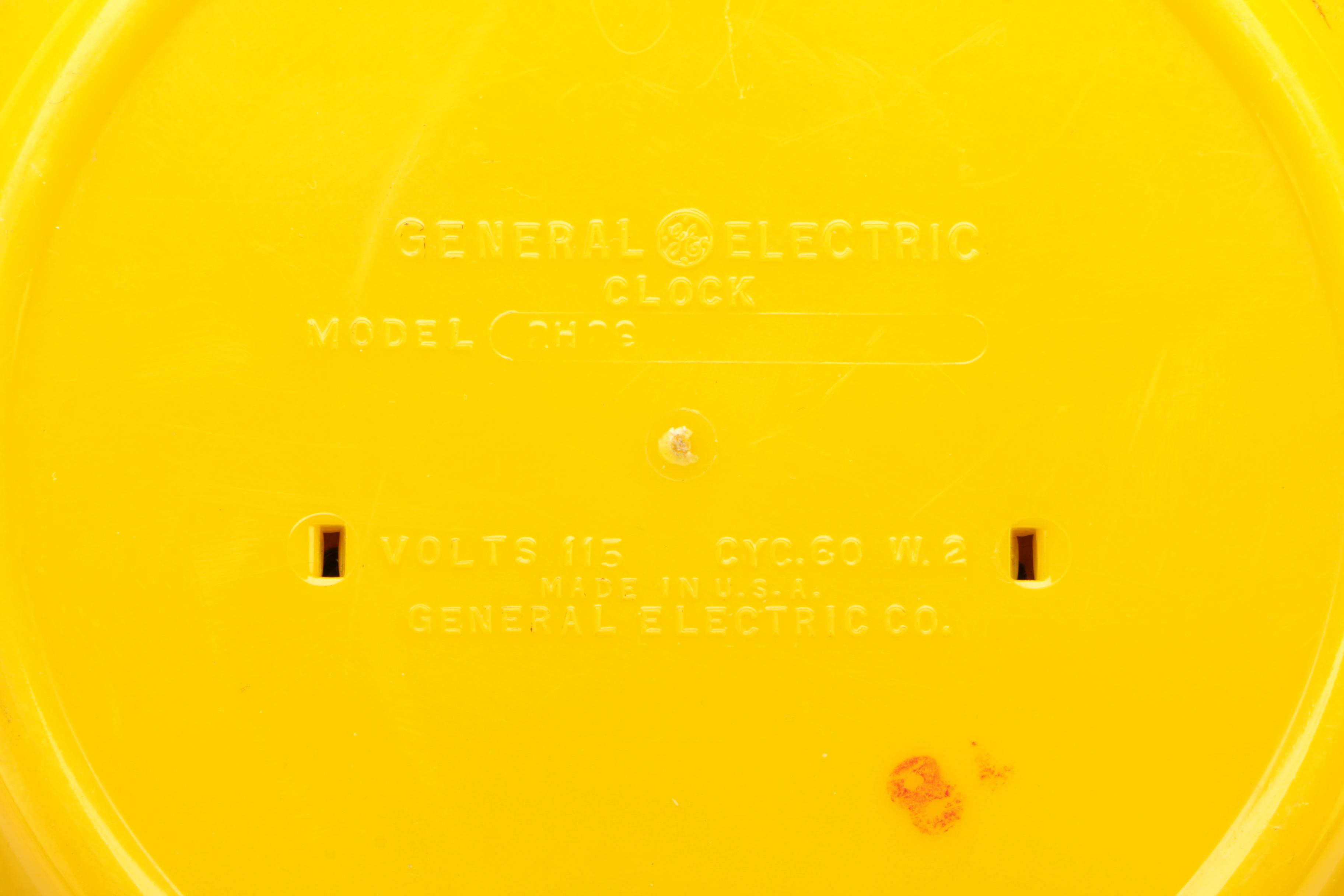 General Electric Model 2H29 Kitchen Wall Clock, Mid-Century