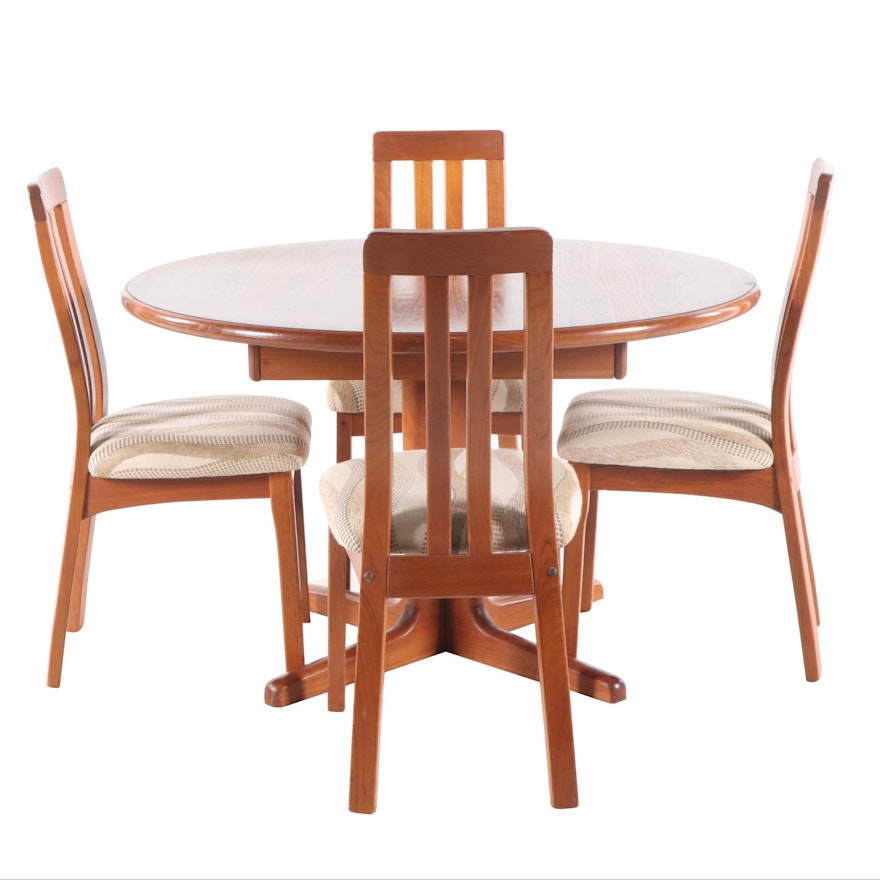 Mid-Century Oak Dining Table and Chairs in the Style of Benny Linden