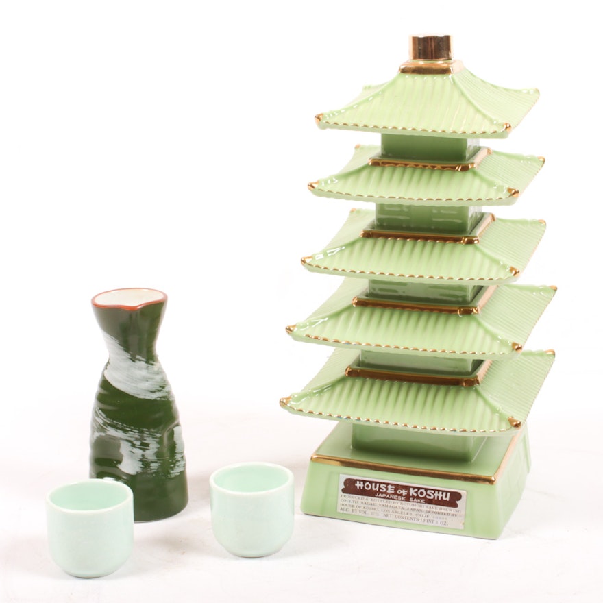 House of Koshu Pagoda Sake Decanter, Ceramic Sake Set, Vintage