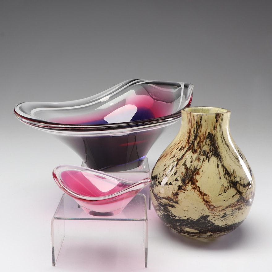 Flygsfors Coquille Art Glass Bowls and Vase, Mid-Century