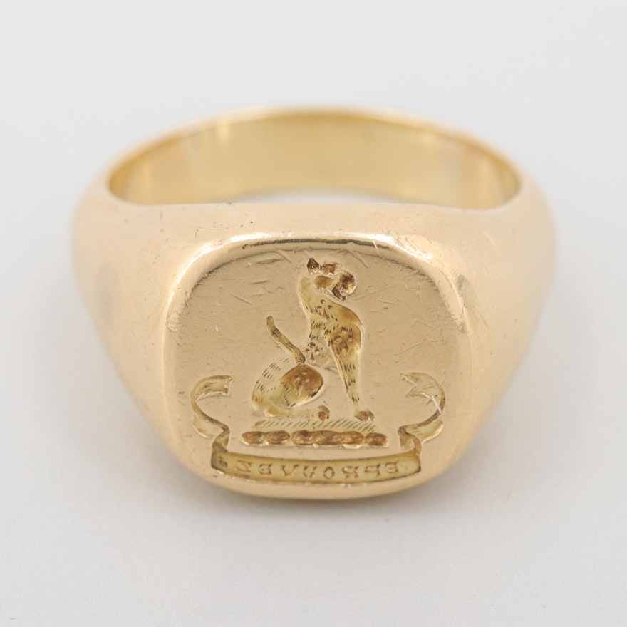 Circa 1983 Sheffield England 18K Yellow Gold Signet Ring