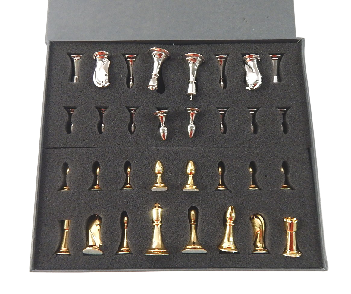 Franklin Mint "Star Trek" Tridimensional Chess Set Pieces Only - with Box