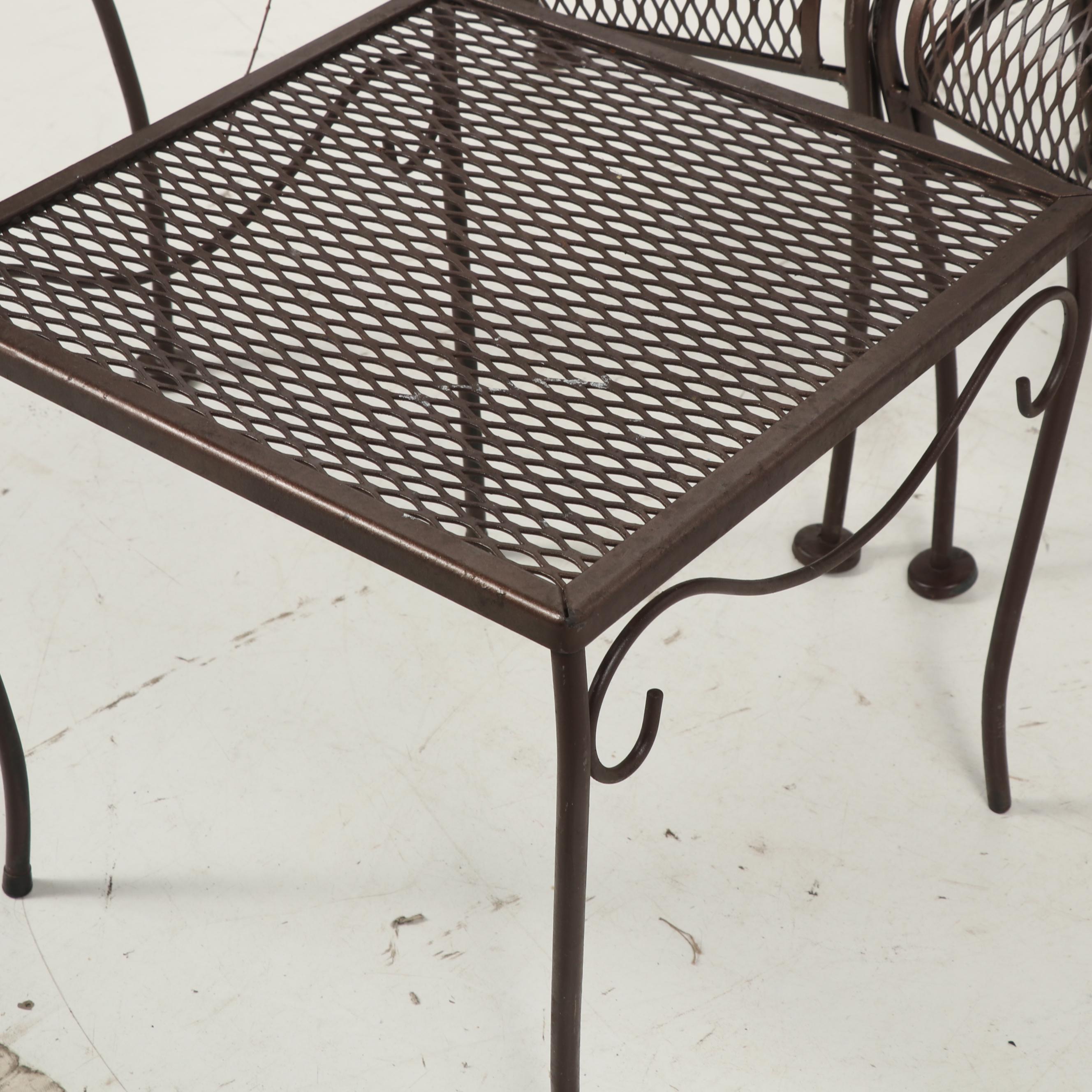 Pair of Patio Armchairs with Side Table