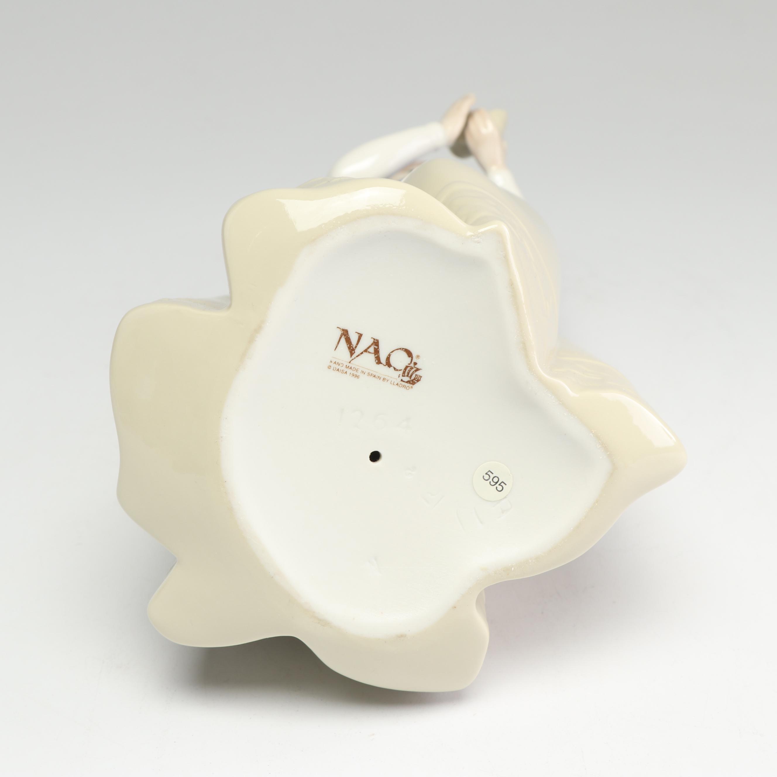 Lladro Nao "Feathered Friend" Porcelain Figurine